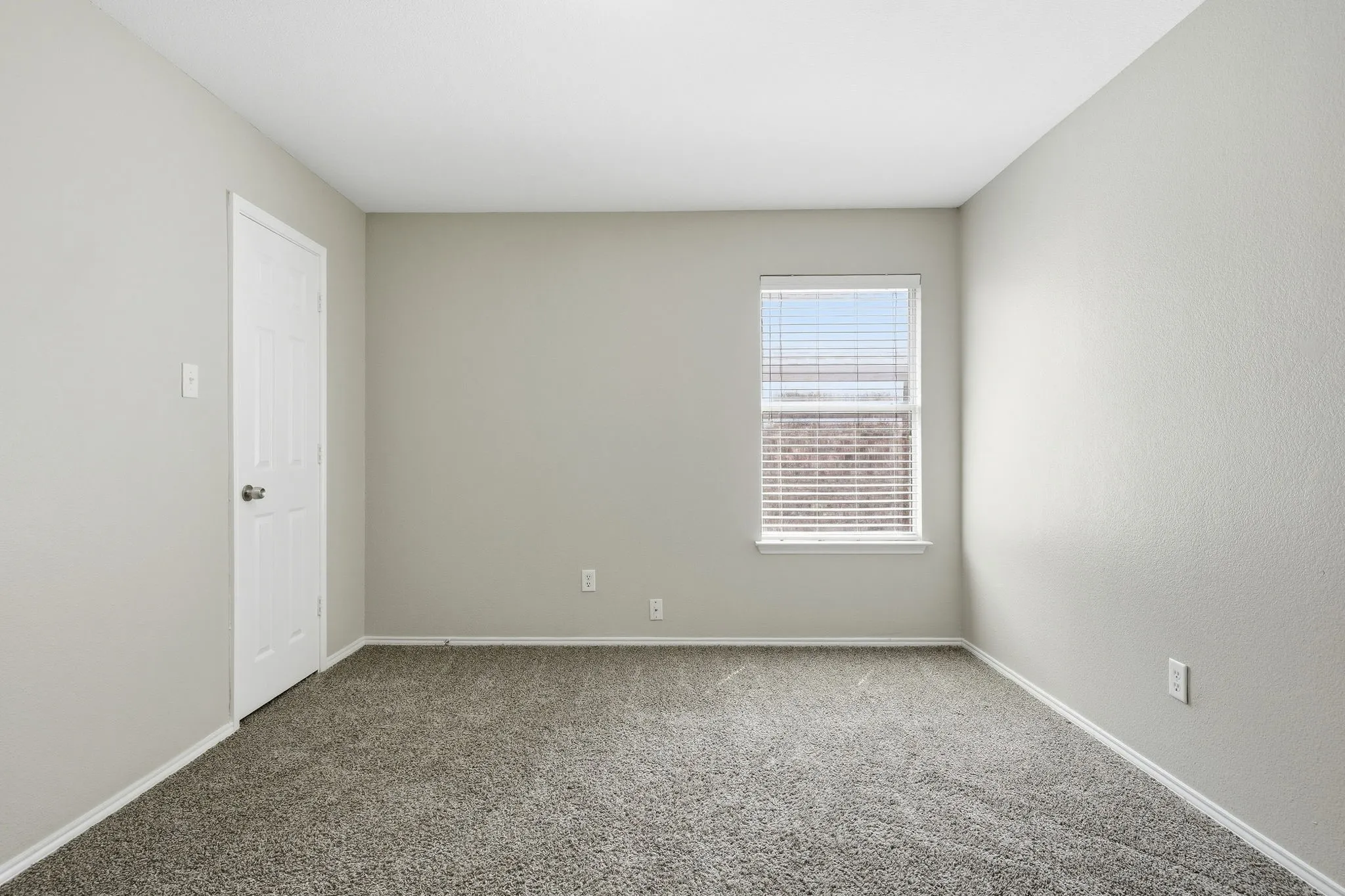 Single Family Residence For Sale in Denton County , 240 Cedar Crest Drive, Justin, Texas 76247, 4 Bedroom, 2 Bathroom, 2 Garage spaces, 2,266 Sqft, built in 2006, mls#21391661, Real Estate Agent in Justin, Homes For Sale in Denton county, Homes For Sale in Justin, Realtor in Justin Texas, Real Estate Brokerage Independent Realty Texas, Luminita Cordes Realtor