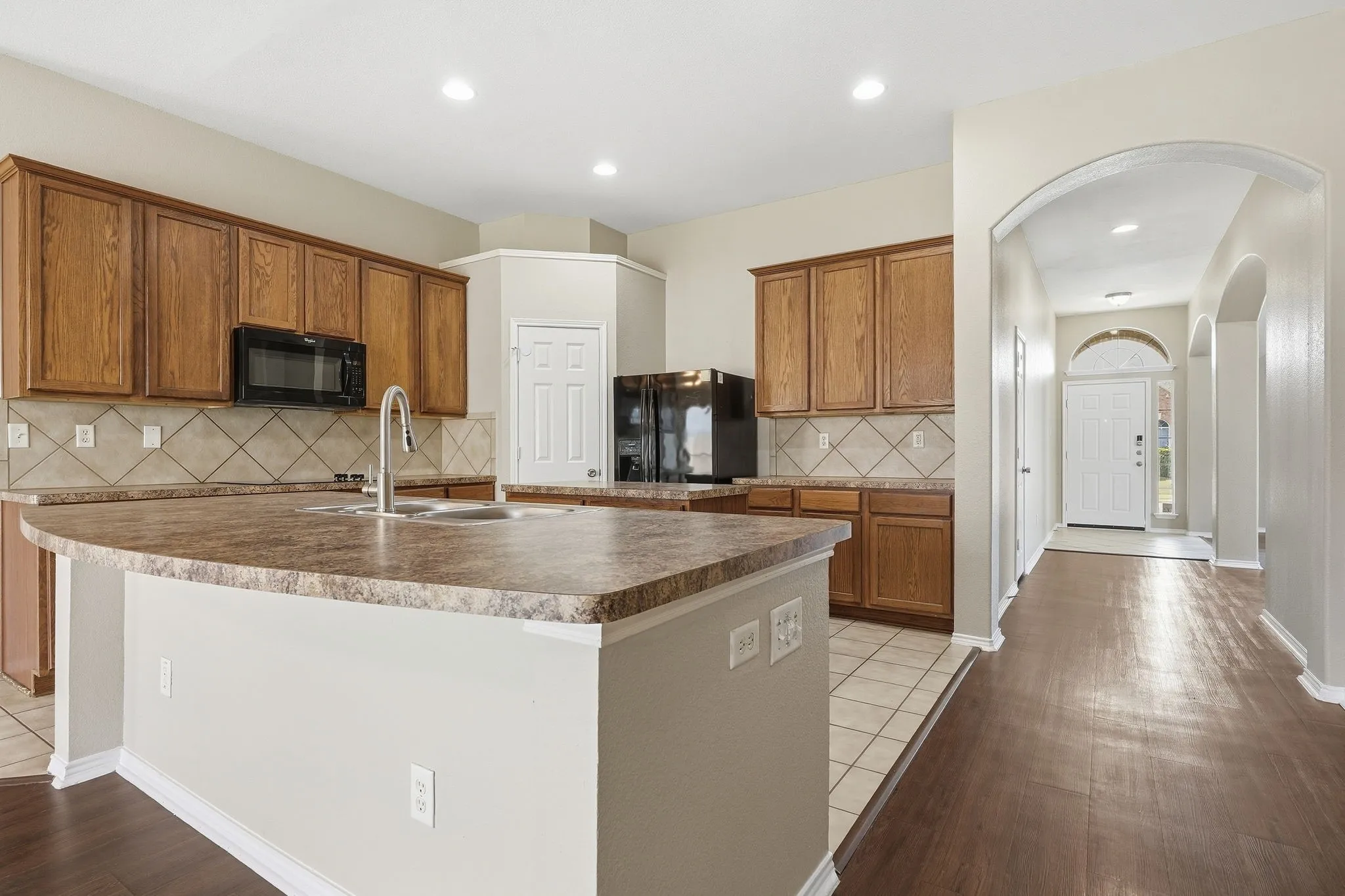 Single Family Residence For Sale in Denton County , 240 Cedar Crest Drive, Justin, Texas 76247, 4 Bedroom, 2 Bathroom, 2 Garage spaces, 2,266 Sqft, built in 2006, mls#21391661, Real Estate Agent in Justin, Homes For Sale in Denton county, Homes For Sale in Justin, Realtor in Justin Texas, Real Estate Brokerage Independent Realty Texas, Luminita Cordes Realtor