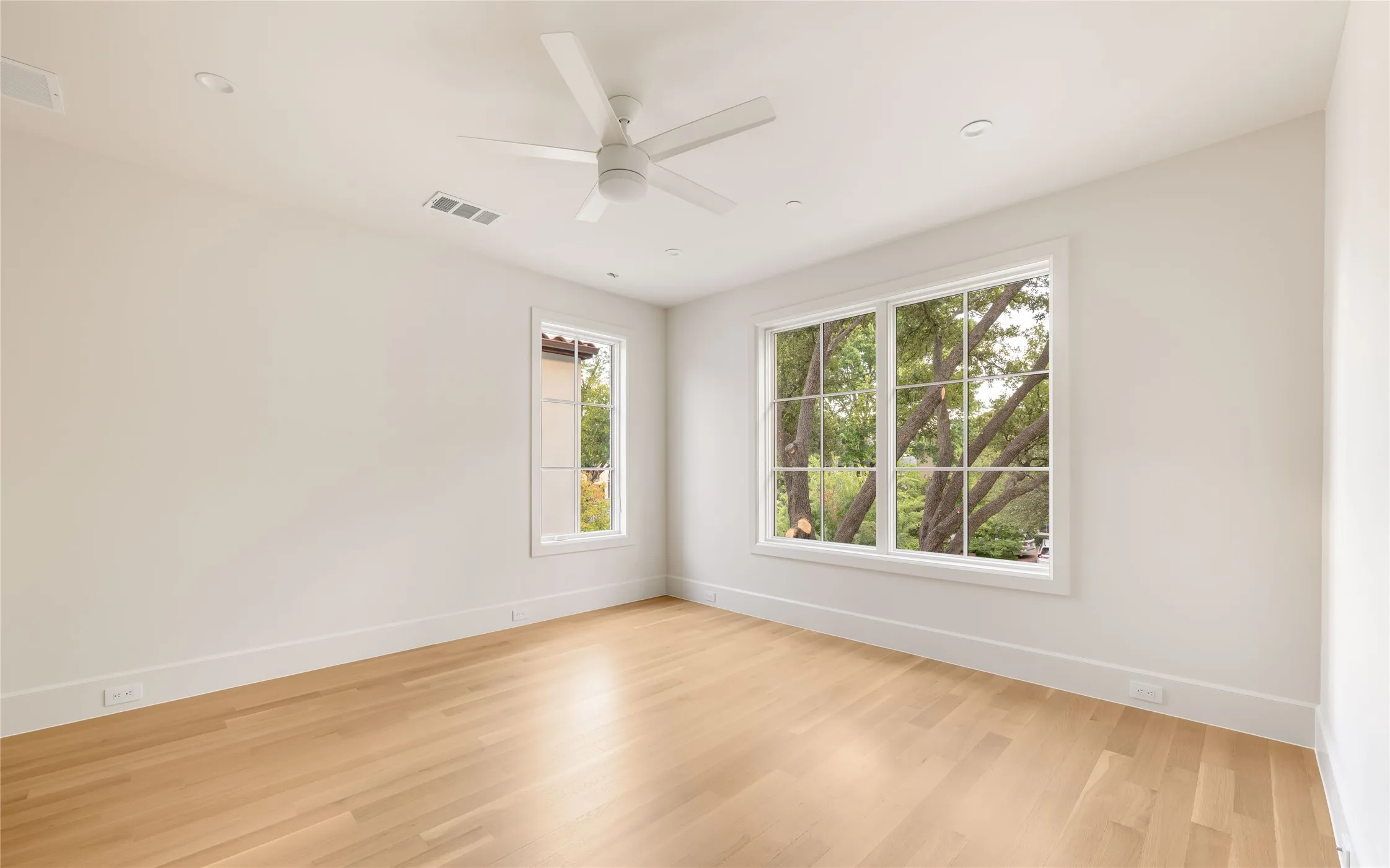 Single Family Residence For Sale in Dallas County , 3106 Cornell Avenue, Highland Park, Texas 75205, 5 Bedroom, 6 Bathroom, 2 Garage spaces, 5,469 Sqft, built in 2026, mls#21388733, Real Estate Agent in Highland Park, Homes For Sale in Dallas county, Homes For Sale in Highland Park, Realtor in Highland Park Texas, Real Estate Brokerage Independent Realty Texas, Luminita Cordes Realtor