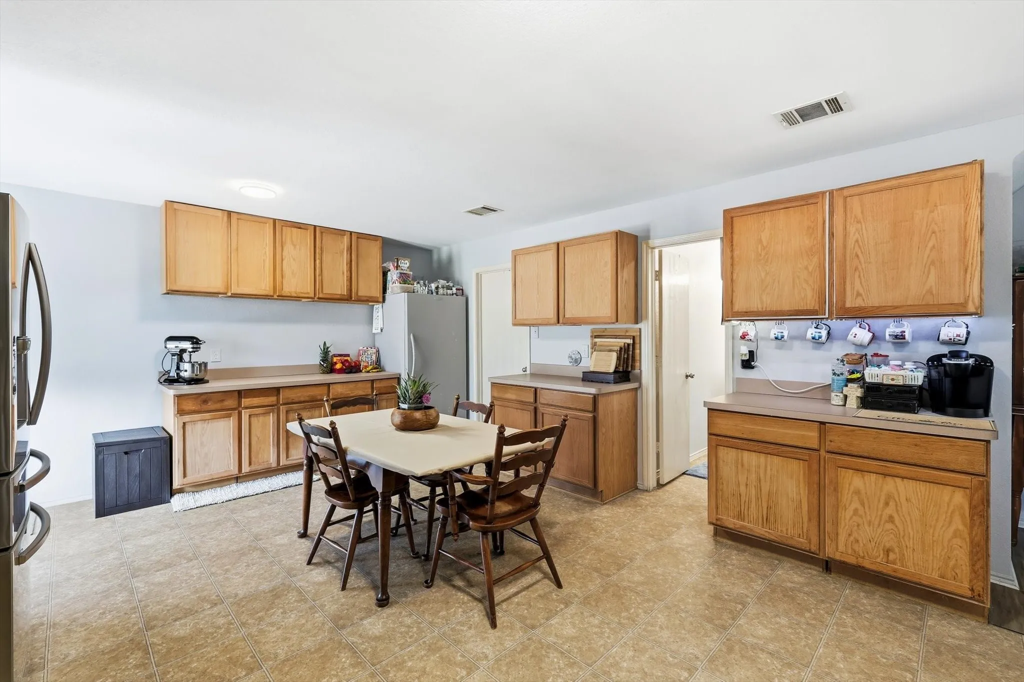 Single Family Residence For Sale in Denton County , 214 Hawthorne Court, Ponder, Texas 76259, 4 Bedroom, 3 Bathroom, 2 Garage spaces, 2,996 Sqft, built in 2004, mls#21394411, Real Estate Agent in Ponder, Homes For Sale in Denton county, Homes For Sale in Ponder, Realtor in Ponder Texas, Real Estate Brokerage Independent Realty Texas, Luminita Cordes Realtor