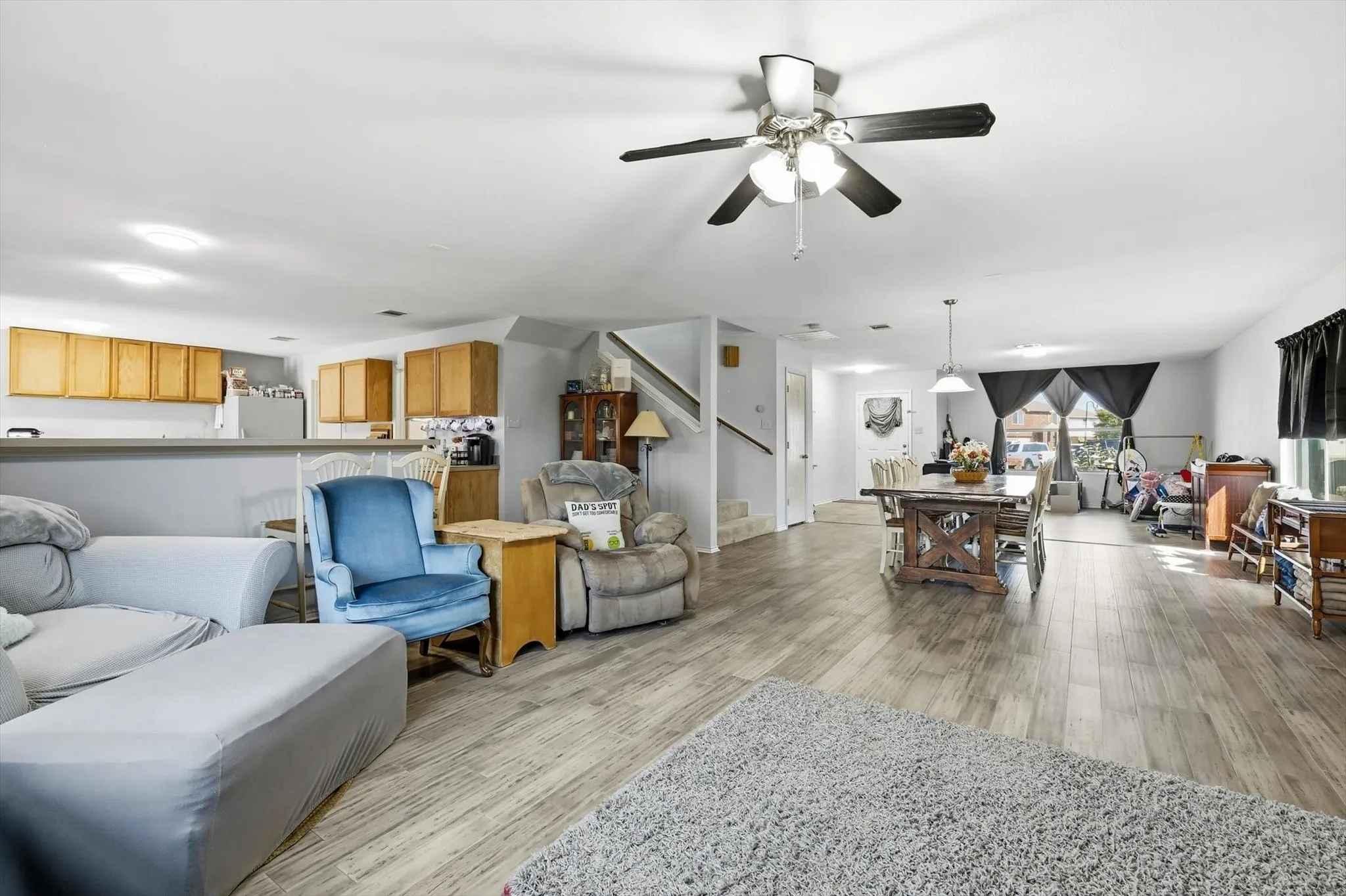 Single Family Residence For Sale in Denton County , 214 Hawthorne Court, Ponder, Texas 76259, 4 Bedroom, 3 Bathroom, 2 Garage spaces, 2,996 Sqft, built in 2004, mls#21394411, Real Estate Agent in Ponder, Homes For Sale in Denton county, Homes For Sale in Ponder, Realtor in Ponder Texas, Real Estate Brokerage Independent Realty Texas, Luminita Cordes Realtor