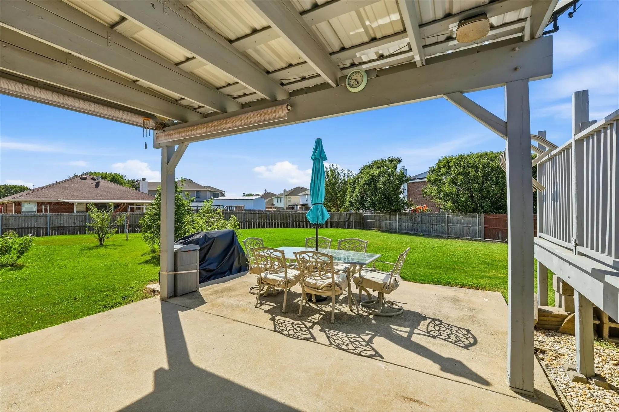 Single Family Residence For Sale in Denton County , 214 Hawthorne Court, Ponder, Texas 76259, 4 Bedroom, 3 Bathroom, 2 Garage spaces, 2,996 Sqft, built in 2004, mls#21394411, Real Estate Agent in Ponder, Homes For Sale in Denton county, Homes For Sale in Ponder, Realtor in Ponder Texas, Real Estate Brokerage Independent Realty Texas, Luminita Cordes Realtor