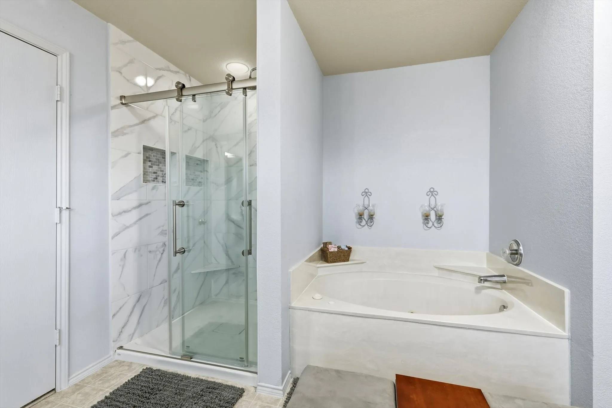 Single Family Residence For Sale in Denton County , 214 Hawthorne Court, Ponder, Texas 76259, 4 Bedroom, 3 Bathroom, 2 Garage spaces, 2,996 Sqft, built in 2004, mls#21394411, Real Estate Agent in Ponder, Homes For Sale in Denton county, Homes For Sale in Ponder, Realtor in Ponder Texas, Real Estate Brokerage Independent Realty Texas, Luminita Cordes Realtor