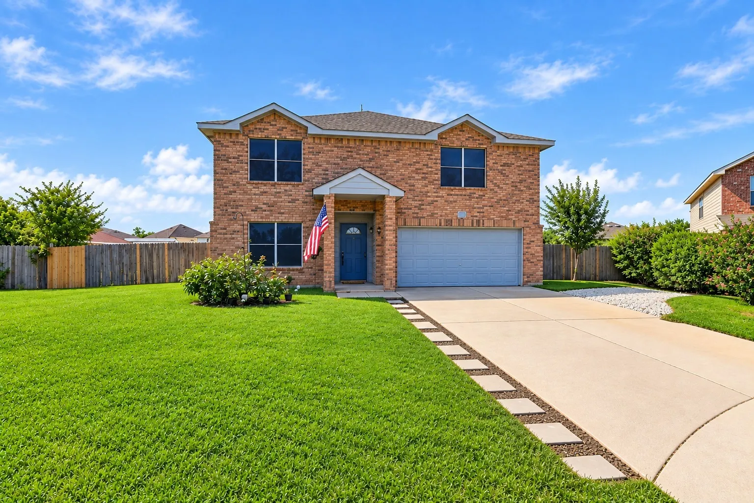 Single Family Residence For Sale in Denton County , 214 Hawthorne Court, Ponder, Texas 76259, 4 Bedroom, 3 Bathroom, 2 Garage spaces, 2,996 Sqft, built in 2004, mls#21394411, Real Estate Agent in Ponder, Homes For Sale in Denton county, Homes For Sale in Ponder, Realtor in Ponder Texas, Real Estate Brokerage Independent Realty Texas, Luminita Cordes Realtor
