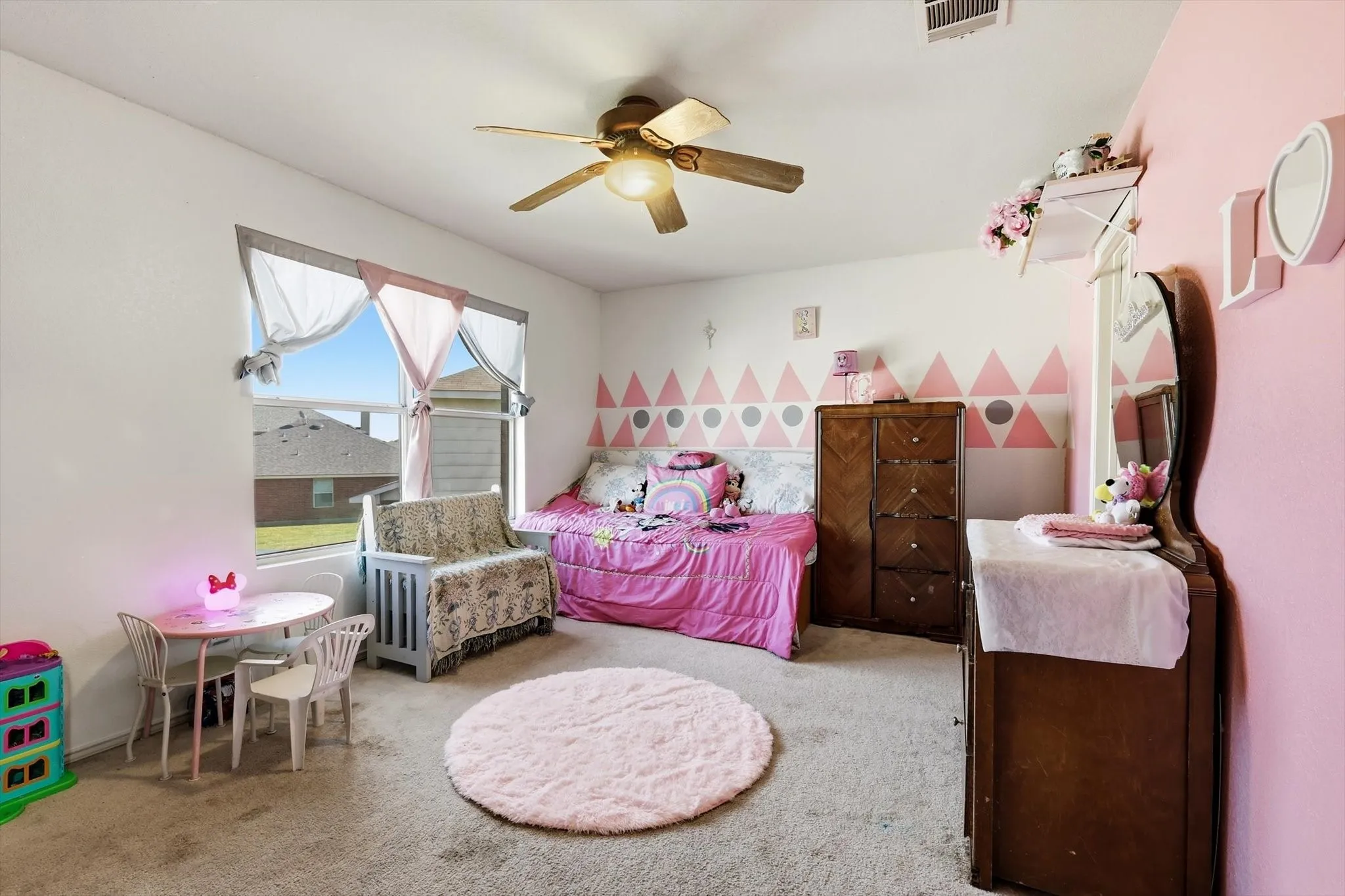 Single Family Residence For Sale in Denton County , 214 Hawthorne Court, Ponder, Texas 76259, 4 Bedroom, 3 Bathroom, 2 Garage spaces, 2,996 Sqft, built in 2004, mls#21394411, Real Estate Agent in Ponder, Homes For Sale in Denton county, Homes For Sale in Ponder, Realtor in Ponder Texas, Real Estate Brokerage Independent Realty Texas, Luminita Cordes Realtor