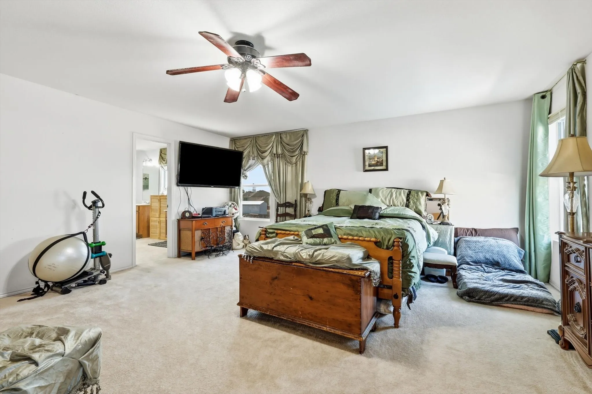 Single Family Residence For Sale in Denton County , 214 Hawthorne Court, Ponder, Texas 76259, 4 Bedroom, 3 Bathroom, 2 Garage spaces, 2,996 Sqft, built in 2004, mls#21394411, Real Estate Agent in Ponder, Homes For Sale in Denton county, Homes For Sale in Ponder, Realtor in Ponder Texas, Real Estate Brokerage Independent Realty Texas, Luminita Cordes Realtor