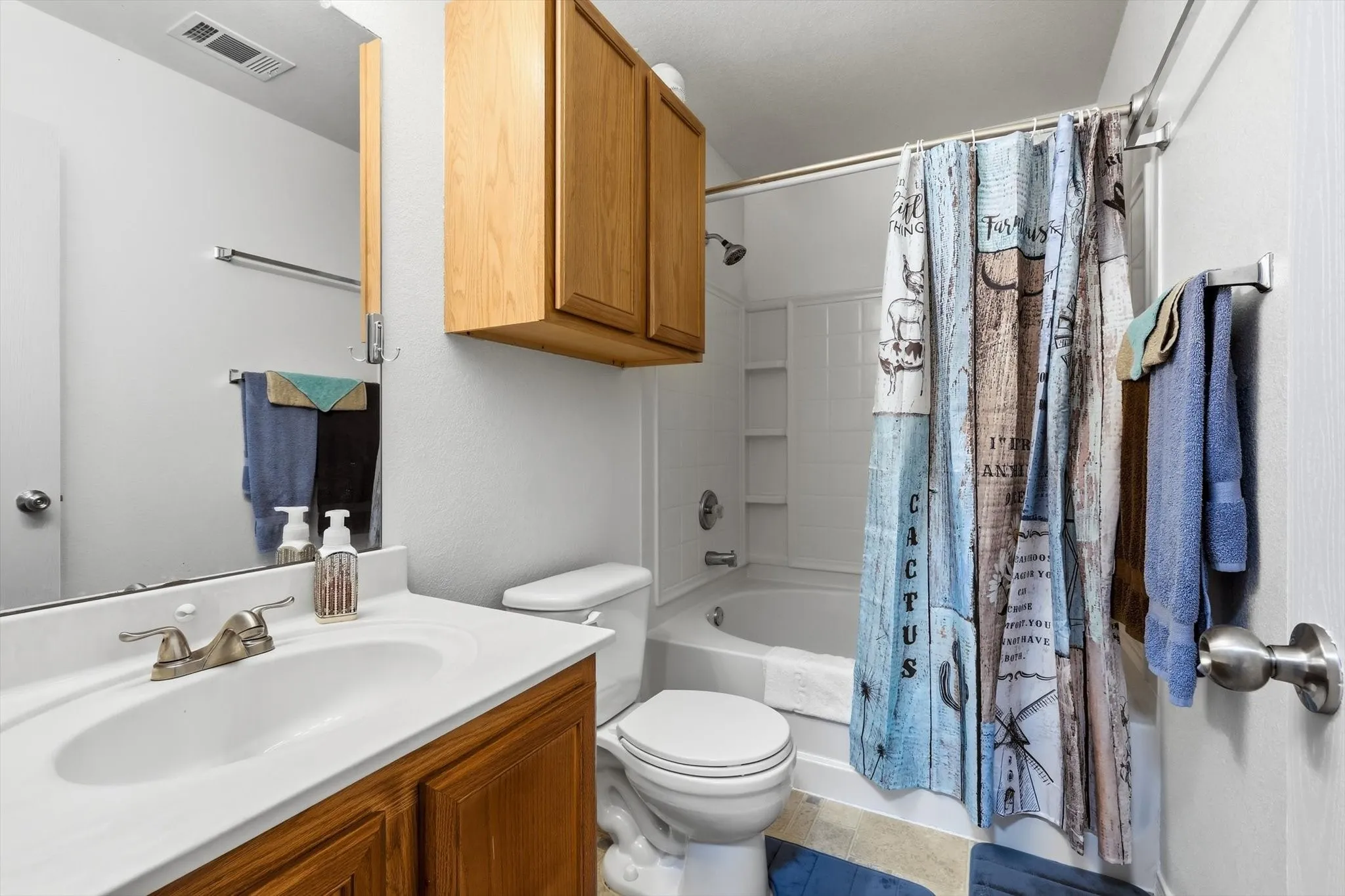 Single Family Residence For Sale in Denton County , 214 Hawthorne Court, Ponder, Texas 76259, 4 Bedroom, 3 Bathroom, 2 Garage spaces, 2,996 Sqft, built in 2004, mls#21394411, Real Estate Agent in Ponder, Homes For Sale in Denton county, Homes For Sale in Ponder, Realtor in Ponder Texas, Real Estate Brokerage Independent Realty Texas, Luminita Cordes Realtor