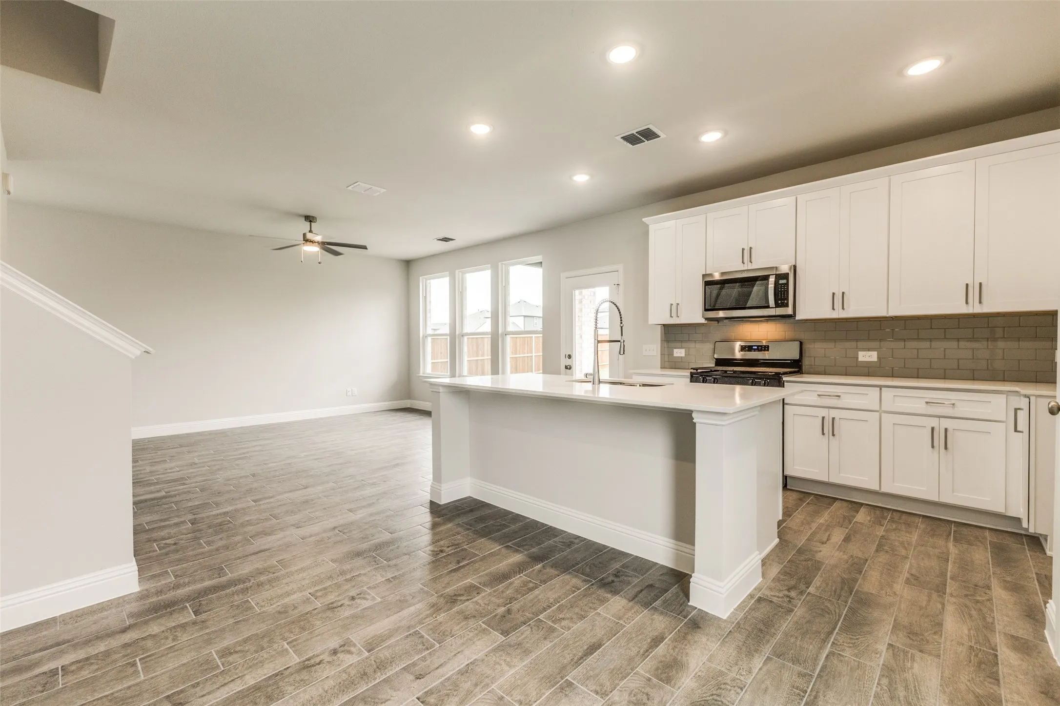 Single Family Residence For Rent in Kaufman County , 1519 Vermillion Street, Forney, Texas 75126, 4 Bedroom, 3 Bathroom, 2 Garage spaces, 2,035 Sqft, built in 2024, mls#21394609, Real Estate Agent in Forney, Homes For Rent in Kaufman county, Homes For Rent in Forney, Realtor in Forney Texas, Real Estate Brokerage Independent Realty Texas, Luminita Cordes Realtor