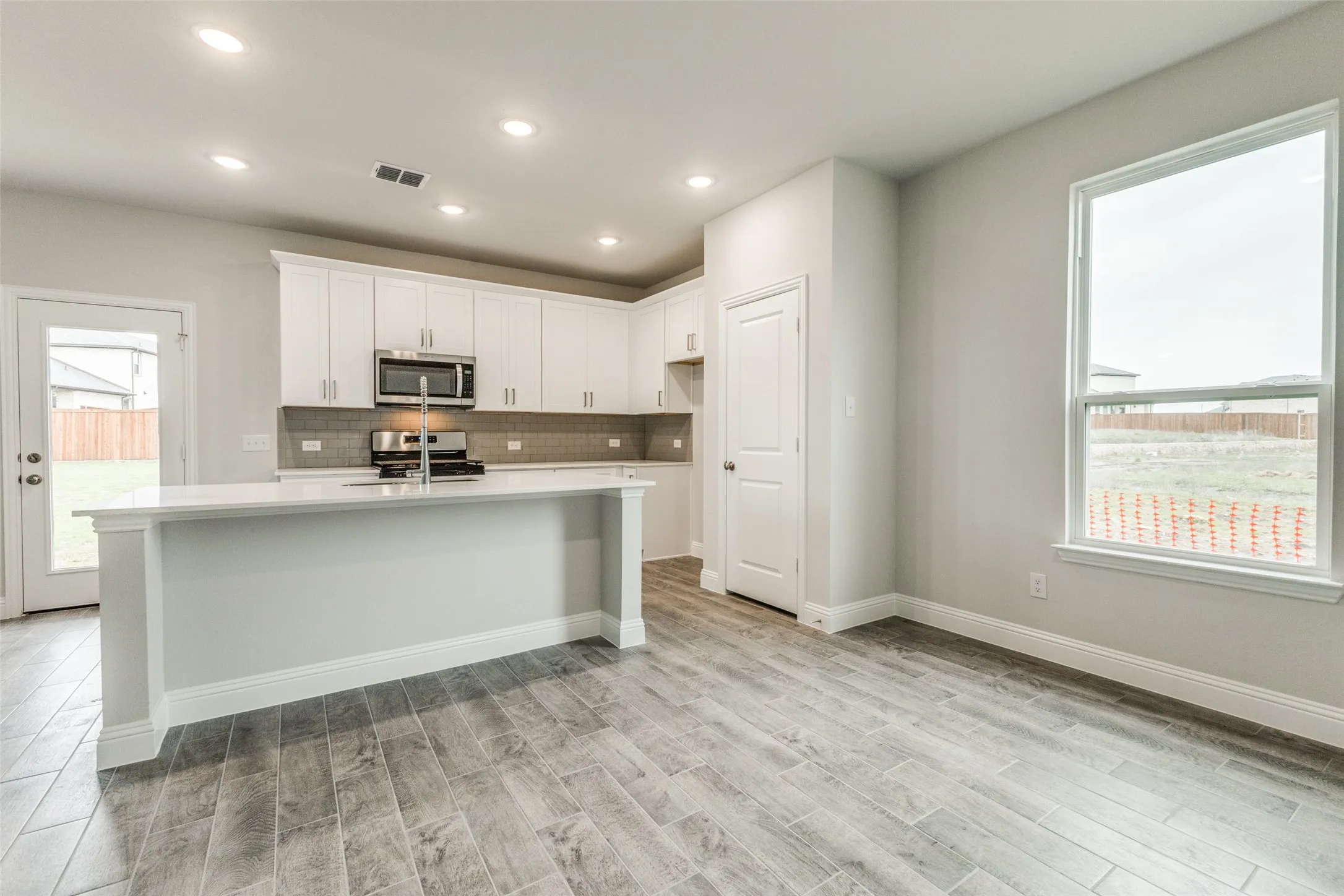 Single Family Residence For Rent in Kaufman County , 1519 Vermillion Street, Forney, Texas 75126, 4 Bedroom, 3 Bathroom, 2 Garage spaces, 2,035 Sqft, built in 2024, mls#21394609, Real Estate Agent in Forney, Homes For Rent in Kaufman county, Homes For Rent in Forney, Realtor in Forney Texas, Real Estate Brokerage Independent Realty Texas, Luminita Cordes Realtor