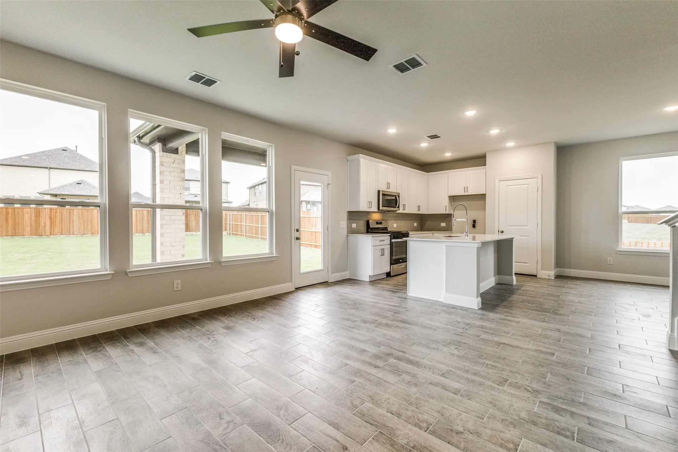 Single Family Residence For Rent in Kaufman County , 1519 Vermillion Street, Forney, Texas 75126, 4 Bedroom, 3 Bathroom, 2 Garage spaces, 2,035 Sqft, built in 2024, mls#21394609, Real Estate Agent in Forney, Homes For Rent in Kaufman county, Homes For Rent in Forney, Realtor in Forney Texas, Real Estate Brokerage Independent Realty Texas, Luminita Cordes Realtor