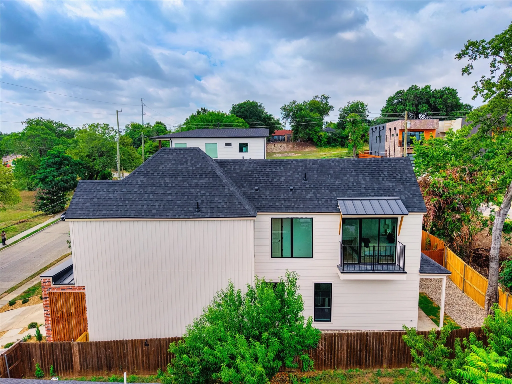 Single Family Residence For Sale in Dallas County , 333 N Moore Street, Dallas, Texas 75203, 3 Bedroom, 3 Bathroom, 1 Garage spaces, 1,830 Sqft, built in 2026, mls#21393058, Real Estate Agent in Dallas, Homes For Sale in Dallas county, Homes For Sale in Dallas, Realtor in Dallas Texas, Real Estate Brokerage Independent Realty Texas, Luminita Cordes Realtor