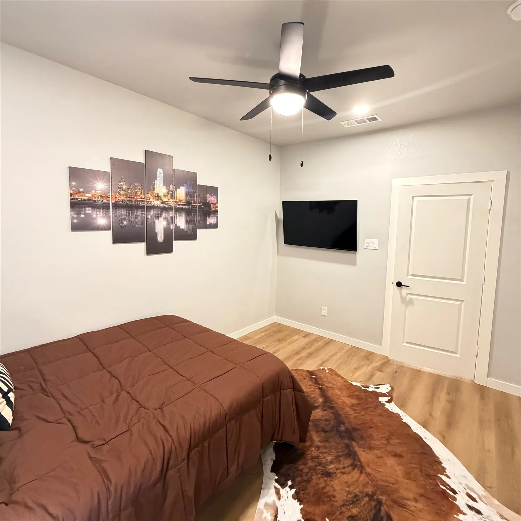 Single Family Residence For Sale in Dallas County , 1654 Hudspeth Avenue, Dallas, Texas 75216, 10 Bedroom, 8 Bathroom, 2 Garage spaces, 4,296 Sqft, built in 2024, mls#21394614, Real Estate Agent in Dallas, Homes For Sale in Dallas county, Homes For Sale in Dallas, Realtor in Dallas Texas, Real Estate Brokerage Independent Realty Texas, Luminita Cordes Realtor