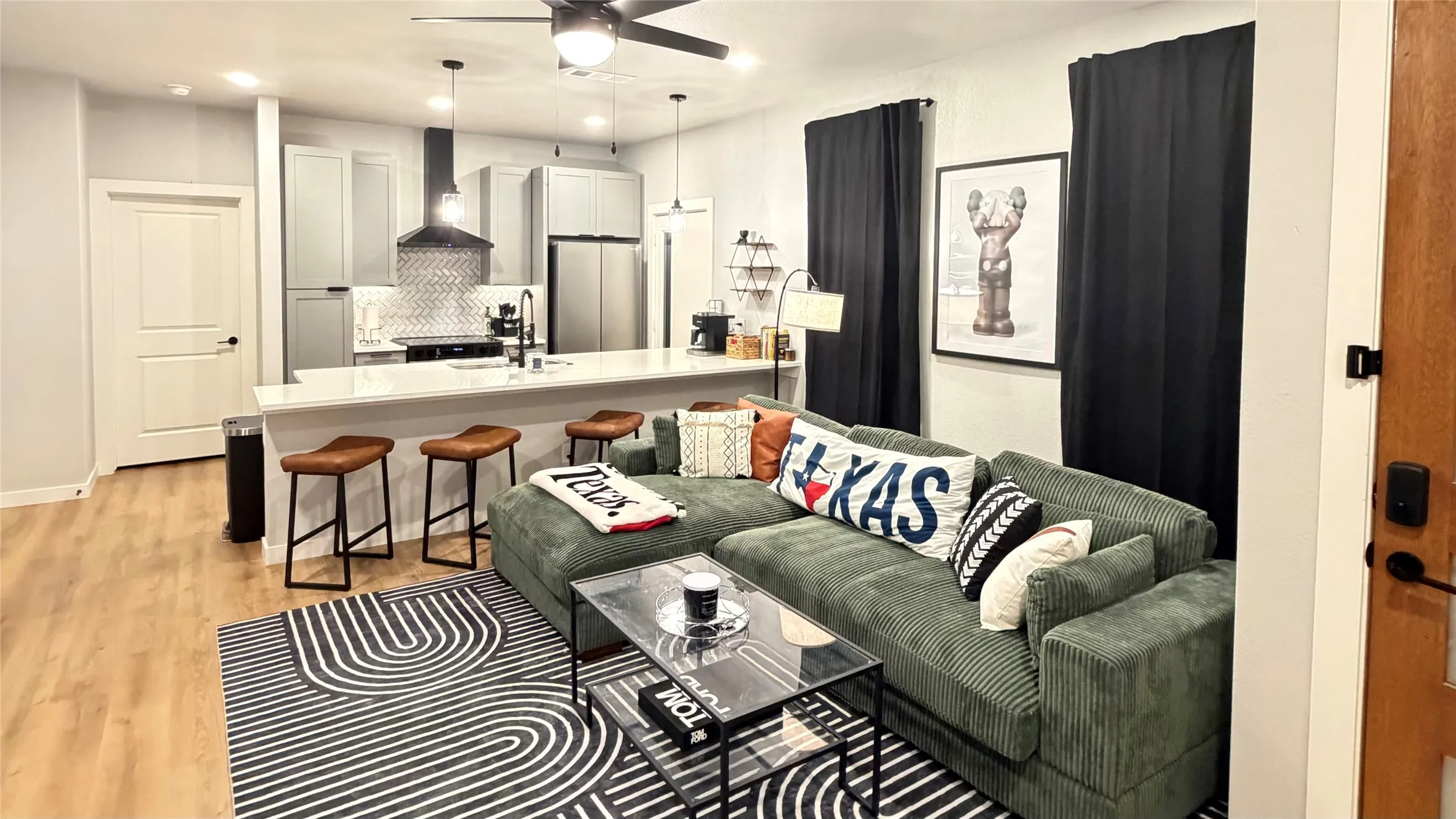 Single Family Residence For Sale in Dallas County , 1654 Hudspeth Avenue, Dallas, Texas 75216, 10 Bedroom, 8 Bathroom, 2 Garage spaces, 4,296 Sqft, built in 2024, mls#21394614, Real Estate Agent in Dallas, Homes For Sale in Dallas county, Homes For Sale in Dallas, Realtor in Dallas Texas, Real Estate Brokerage Independent Realty Texas, Luminita Cordes Realtor
