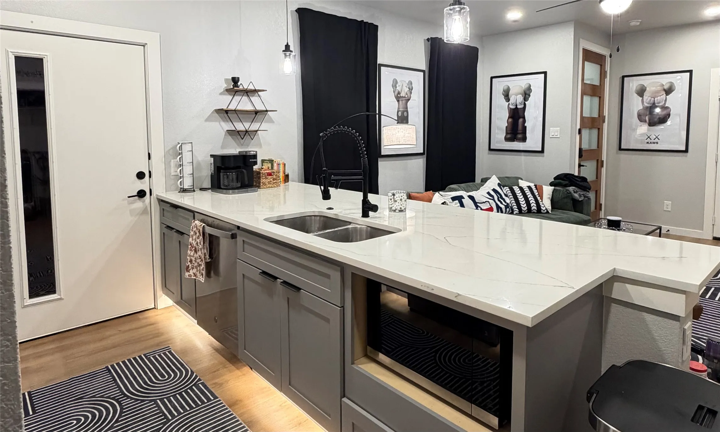 Single Family Residence For Sale in Dallas County , 1654 Hudspeth Avenue, Dallas, Texas 75216, 10 Bedroom, 8 Bathroom, 2 Garage spaces, 4,296 Sqft, built in 2024, mls#21394614, Real Estate Agent in Dallas, Homes For Sale in Dallas county, Homes For Sale in Dallas, Realtor in Dallas Texas, Real Estate Brokerage Independent Realty Texas, Luminita Cordes Realtor