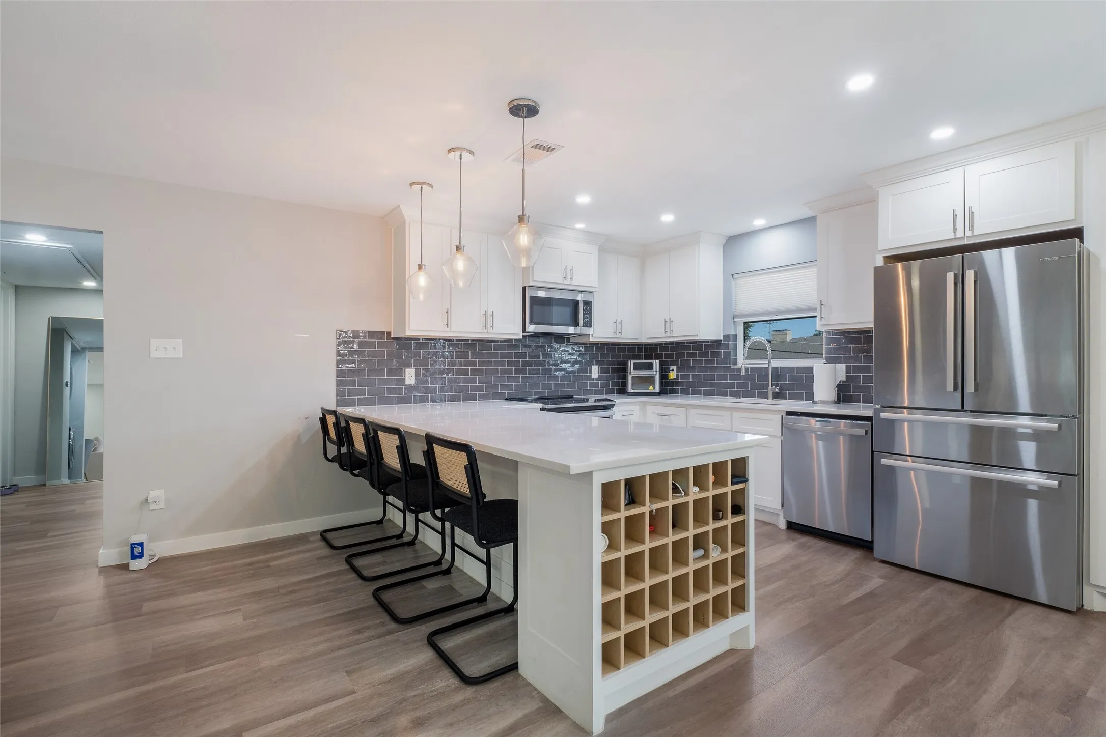 Condominium For Rent in Dallas County , 5841 E University Boulevard C, Dallas, Texas 75206, 2 Bedroom, 2 Bathroom, Garage spaces, 1,307 Sqft, built in 1964, mls#21394456, Real Estate Agent in Dallas, Homes For Rent in Dallas county, Homes For Rent in Dallas, Realtor in Dallas Texas, Real Estate Brokerage Independent Realty Texas, Luminita Cordes Realtor