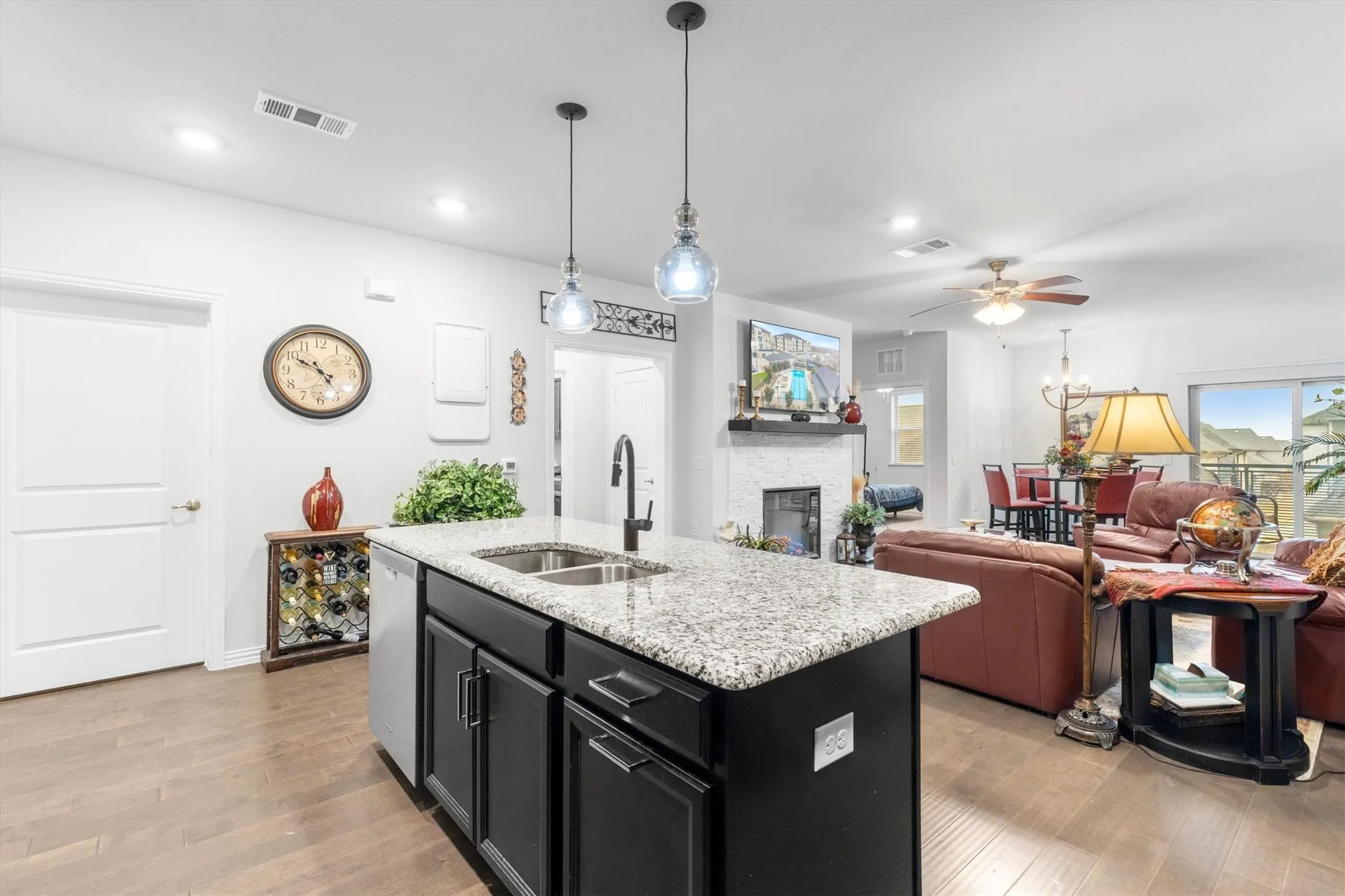Condominium For Sale in Collin County , 651 N Watters Road 5205, Allen, Texas 75013, 2 Bedroom, 2 Bathroom, 1 Garage spaces, 1,535 Sqft, built in 2020, mls#21394593, Real Estate Agent in Allen, Homes For Sale in Collin county, Homes For Sale in Allen, Realtor in Allen Texas, Real Estate Brokerage Independent Realty Texas, Luminita Cordes Realtor