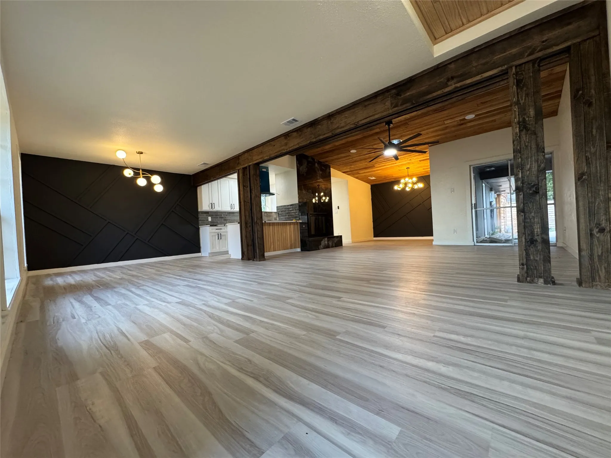Single Family Residence For Sale in Dallas County , 2105 Drake Drive, Richardson, Texas 75081, 4 Bedroom, 2 Bathroom, 2 Garage spaces, 1,832 Sqft, built in 1973, mls#21394616, Real Estate Agent in Richardson, Homes For Sale in Dallas county, Homes For Sale in Richardson, Realtor in Richardson Texas, Real Estate Brokerage Independent Realty Texas, Luminita Cordes Realtor