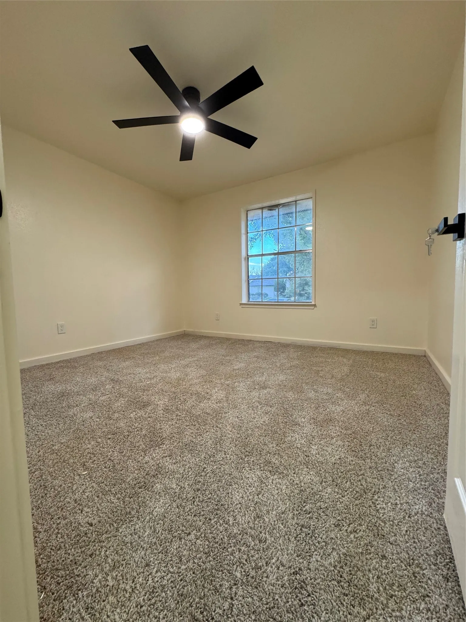 Single Family Residence For Sale in Dallas County , 2105 Drake Drive, Richardson, Texas 75081, 4 Bedroom, 2 Bathroom, 2 Garage spaces, 1,832 Sqft, built in 1973, mls#21394616, Real Estate Agent in Richardson, Homes For Sale in Dallas county, Homes For Sale in Richardson, Realtor in Richardson Texas, Real Estate Brokerage Independent Realty Texas, Luminita Cordes Realtor