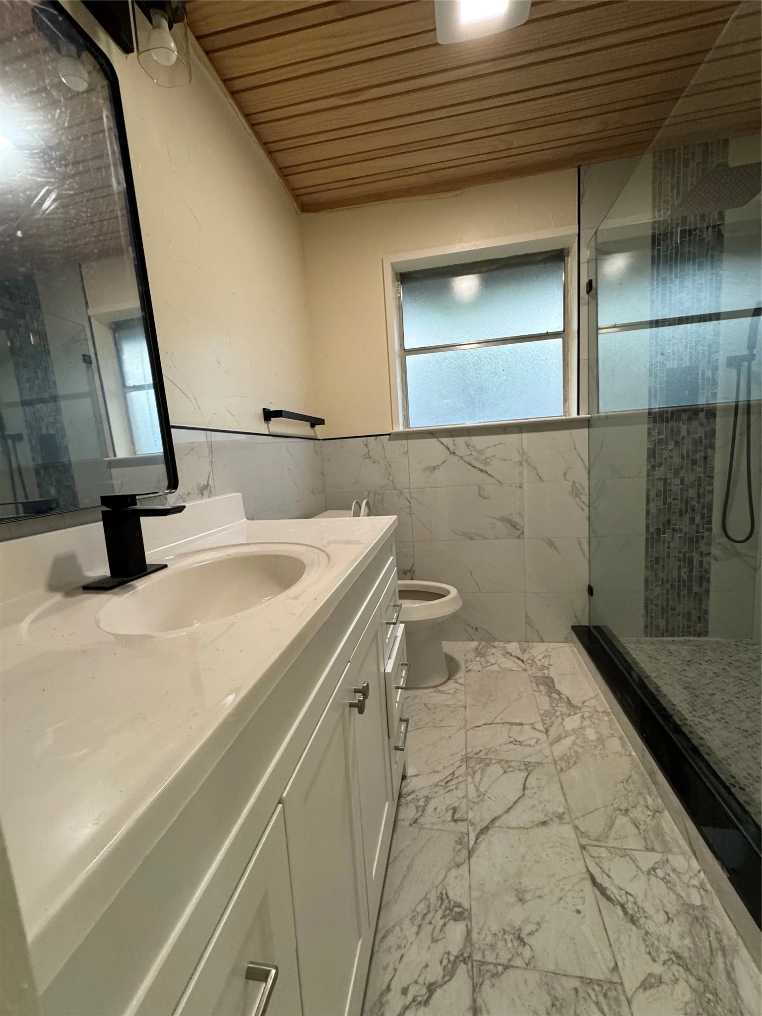 Single Family Residence For Sale in Dallas County , 2105 Drake Drive, Richardson, Texas 75081, 4 Bedroom, 2 Bathroom, 2 Garage spaces, 1,832 Sqft, built in 1973, mls#21394616, Real Estate Agent in Richardson, Homes For Sale in Dallas county, Homes For Sale in Richardson, Realtor in Richardson Texas, Real Estate Brokerage Independent Realty Texas, Luminita Cordes Realtor