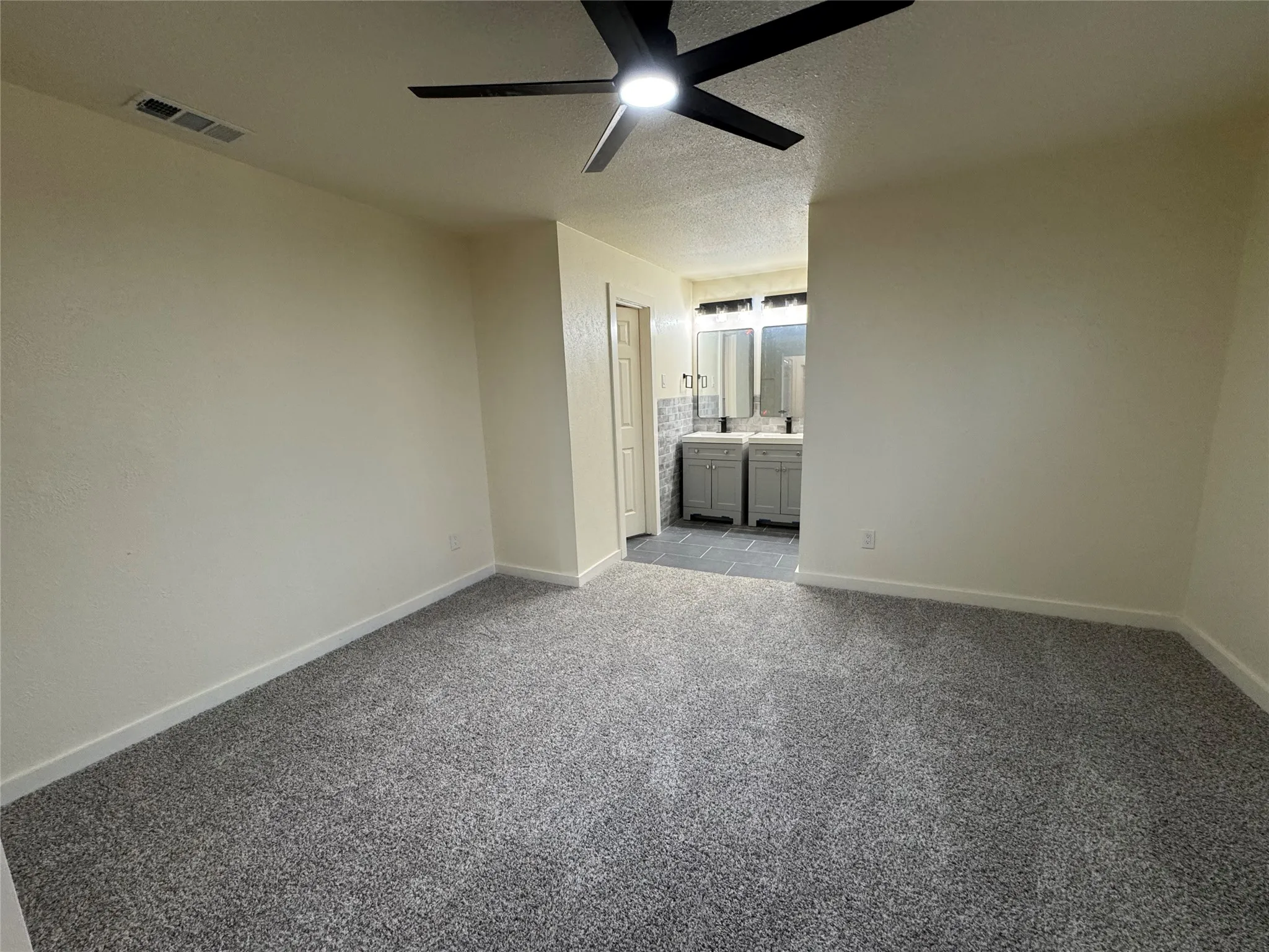 Single Family Residence For Sale in Dallas County , 2105 Drake Drive, Richardson, Texas 75081, 4 Bedroom, 2 Bathroom, 2 Garage spaces, 1,832 Sqft, built in 1973, mls#21394616, Real Estate Agent in Richardson, Homes For Sale in Dallas county, Homes For Sale in Richardson, Realtor in Richardson Texas, Real Estate Brokerage Independent Realty Texas, Luminita Cordes Realtor