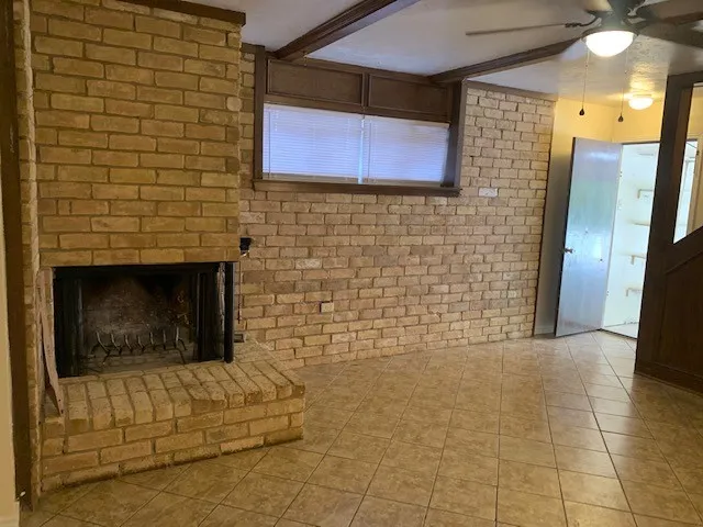 Single Family Residence For Rent in Dallas County , 1221 Willow Wood Court, Irving, Texas 75060, 3 Bedroom, 3 Bathroom, 2 Garage spaces, 1,376 Sqft, built in 1973, mls#21394622, Real Estate Agent in Irving, Homes For Rent in Dallas county, Homes For Rent in Irving, Realtor in Irving Texas, Real Estate Brokerage Independent Realty Texas, Luminita Cordes Realtor