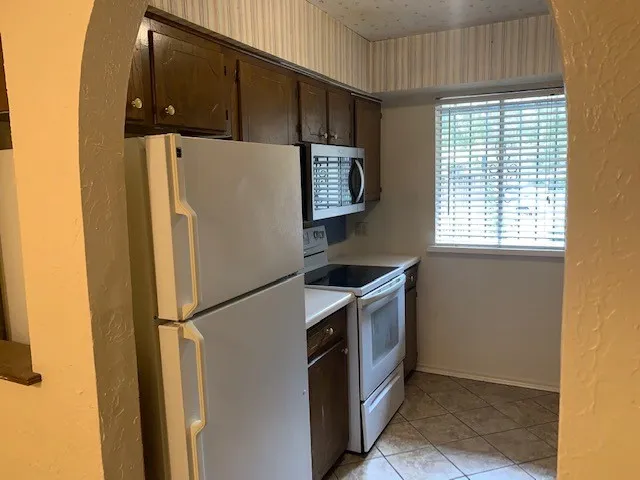 Single Family Residence For Rent in Dallas County , 1221 Willow Wood Court, Irving, Texas 75060, 3 Bedroom, 3 Bathroom, 2 Garage spaces, 1,376 Sqft, built in 1973, mls#21394622, Real Estate Agent in Irving, Homes For Rent in Dallas county, Homes For Rent in Irving, Realtor in Irving Texas, Real Estate Brokerage Independent Realty Texas, Luminita Cordes Realtor