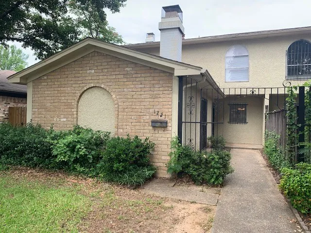 Single Family Residence For Rent in Dallas County , 1221 Willow Wood Court, Irving, Texas 75060, 3 Bedroom, 3 Bathroom, 2 Garage spaces, 1,376 Sqft, built in 1973, mls#21394622, Real Estate Agent in Irving, Homes For Rent in Dallas county, Homes For Rent in Irving, Realtor in Irving Texas, Real Estate Brokerage Independent Realty Texas, Luminita Cordes Realtor