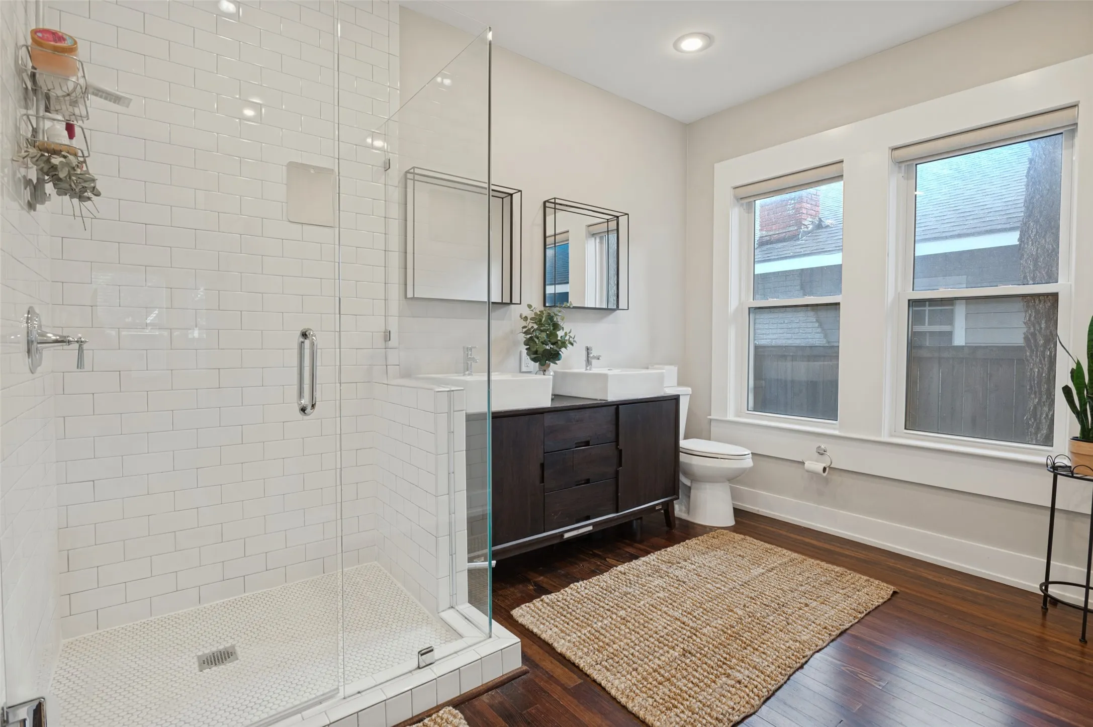 Single Family Residence For Sale in Dallas County , 1123 Ballard Avenue, Dallas, Texas 75208, 2 Bedroom, 2 Bathroom, Garage spaces, 1,263 Sqft, built in 1924, mls#21394549, Real Estate Agent in Dallas, Homes For Sale in Dallas county, Homes For Sale in Dallas, Realtor in Dallas Texas, Real Estate Brokerage Independent Realty Texas, Luminita Cordes Realtor