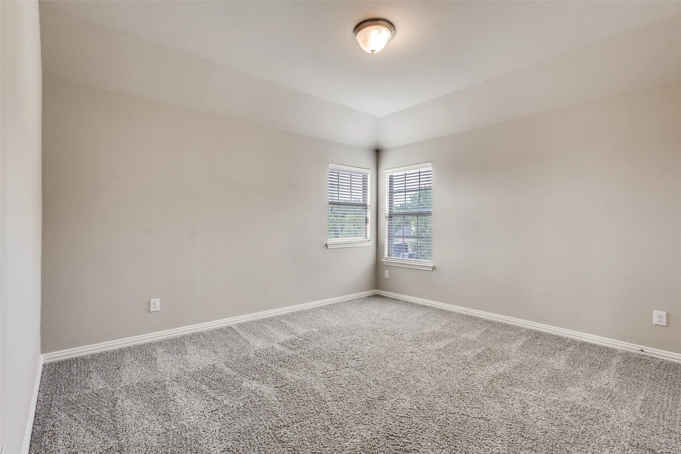 Single Family Residence For Rent in Collin County , 5609 Fremont, Mc Kinney, Texas 75071, 4 Bedroom, 3 Bathroom, 2 Garage spaces, 2,840 Sqft, built in 2016, mls#21394623, Real Estate Agent in Mc Kinney, Homes For Rent in Collin county, Homes For Rent in Mc Kinney, Realtor in Mc Kinney Texas, Real Estate Brokerage Independent Realty Texas, Luminita Cordes Realtor