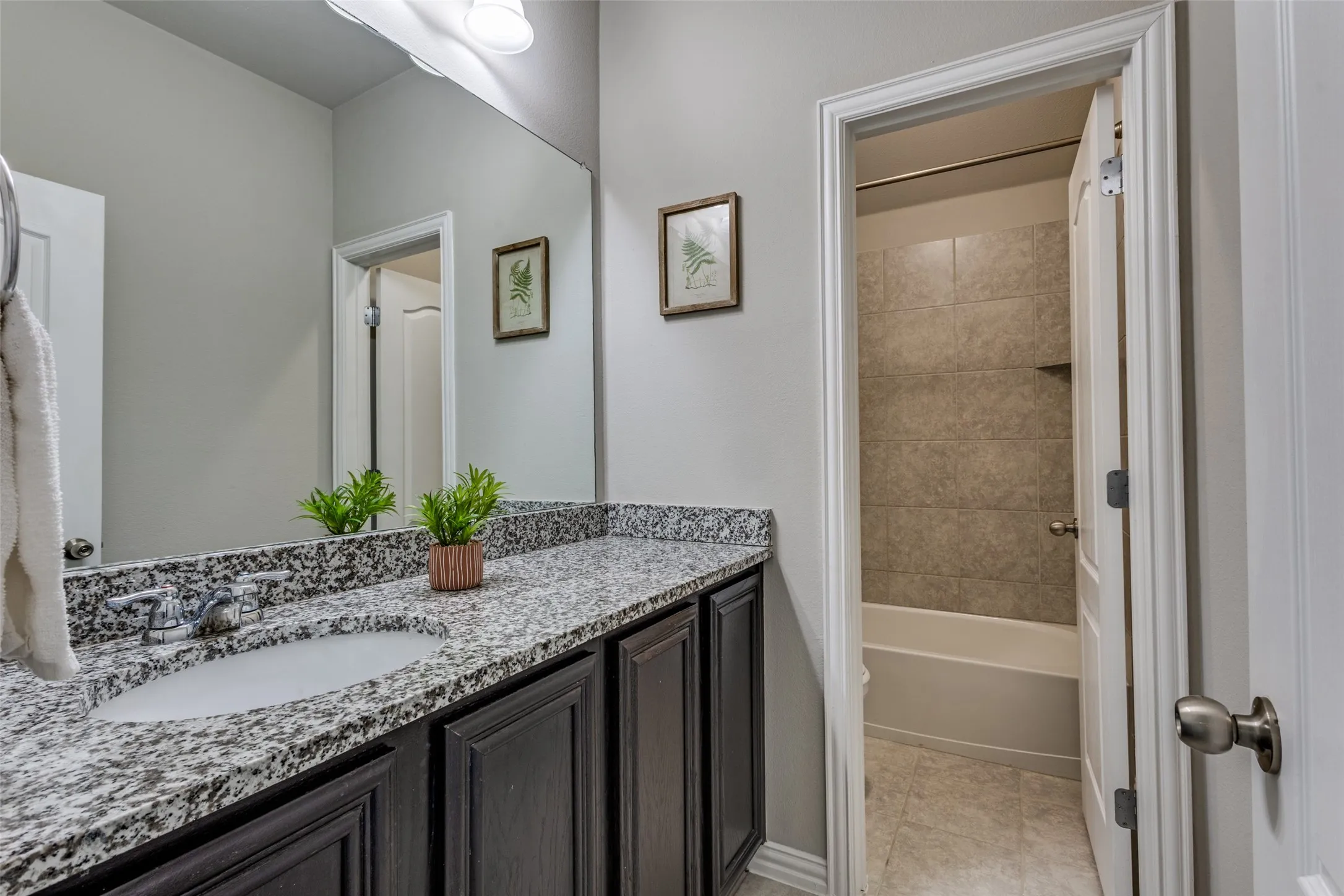 Single Family Residence For Rent in Collin County , 5609 Fremont, Mc Kinney, Texas 75071, 4 Bedroom, 3 Bathroom, 2 Garage spaces, 2,840 Sqft, built in 2016, mls#21394623, Real Estate Agent in Mc Kinney, Homes For Rent in Collin county, Homes For Rent in Mc Kinney, Realtor in Mc Kinney Texas, Real Estate Brokerage Independent Realty Texas, Luminita Cordes Realtor