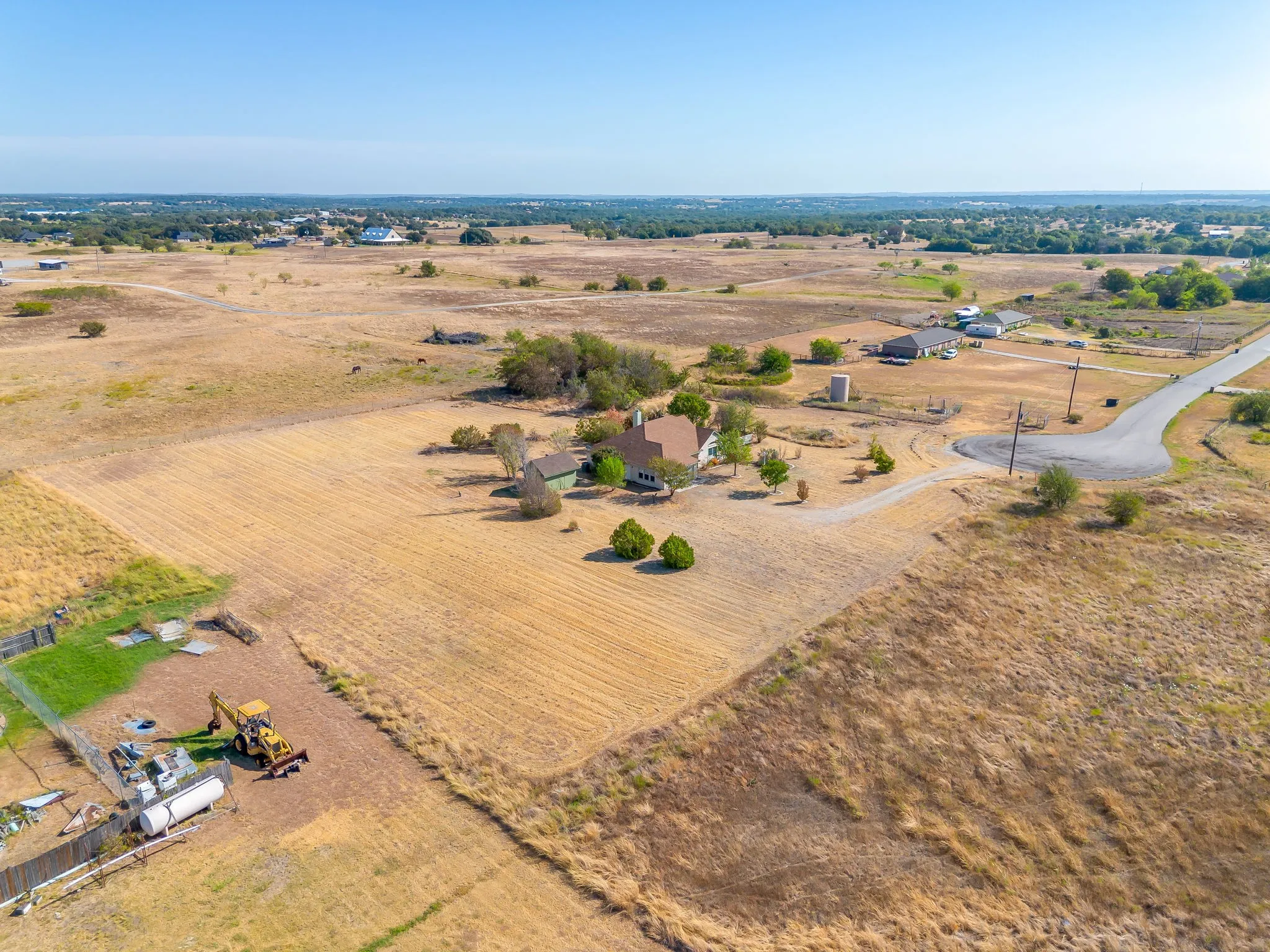 Single Family Residence For Sale in Parker County , 122 Blue Castle Court, Weatherford, Texas 76088, 3 Bedroom, 2 Bathroom, 2 Garage spaces, 1,417 Sqft, built in 2008, mls#21394407, Real Estate Agent in Weatherford, Homes For Sale in Parker county, Homes For Sale in Weatherford, Realtor in Weatherford Texas, Real Estate Brokerage Independent Realty Texas, Luminita Cordes Realtor