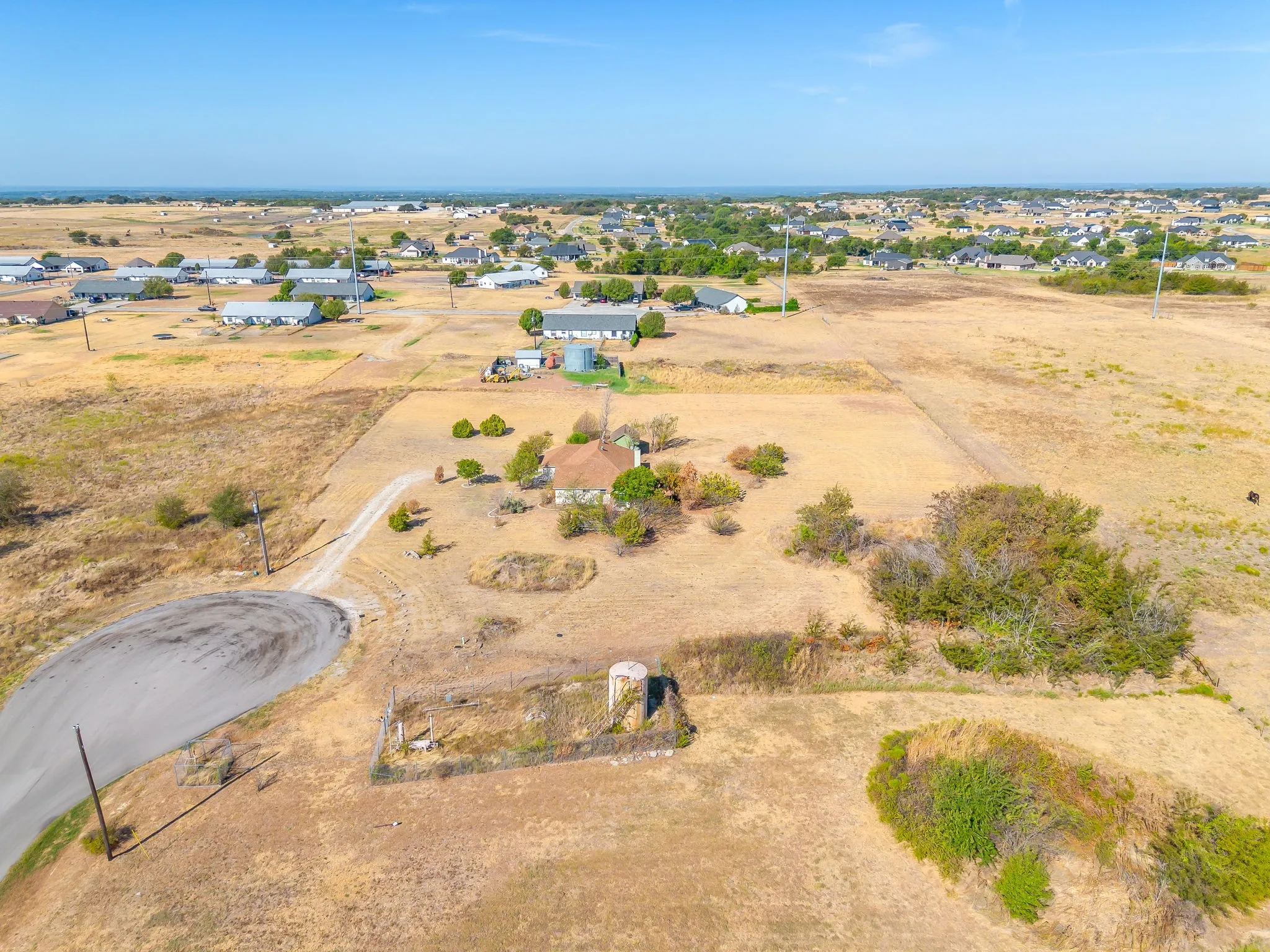 Single Family Residence For Sale in Parker County , 122 Blue Castle Court, Weatherford, Texas 76088, 3 Bedroom, 2 Bathroom, 2 Garage spaces, 1,417 Sqft, built in 2008, mls#21394407, Real Estate Agent in Weatherford, Homes For Sale in Parker county, Homes For Sale in Weatherford, Realtor in Weatherford Texas, Real Estate Brokerage Independent Realty Texas, Luminita Cordes Realtor