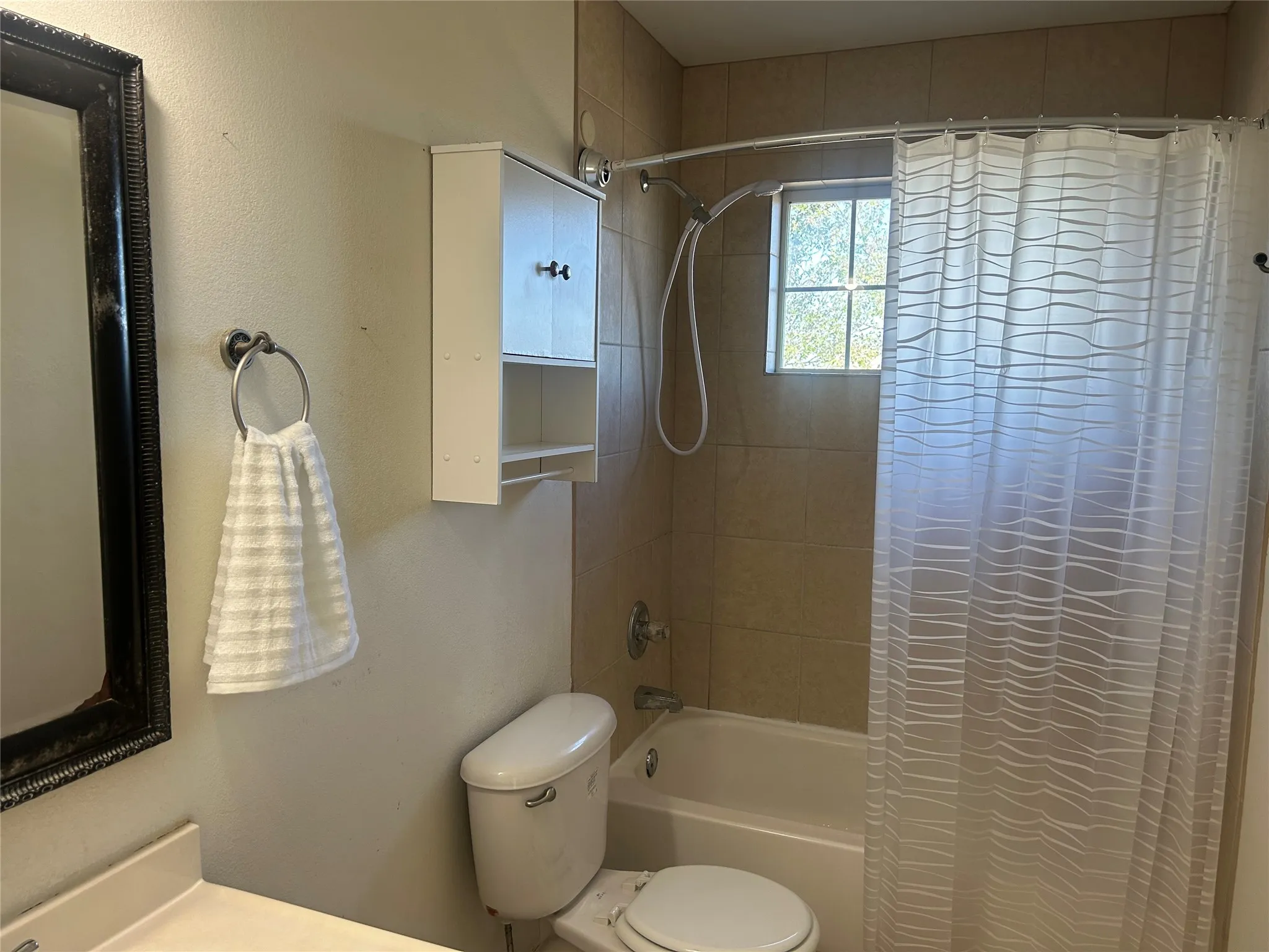 full hall bath