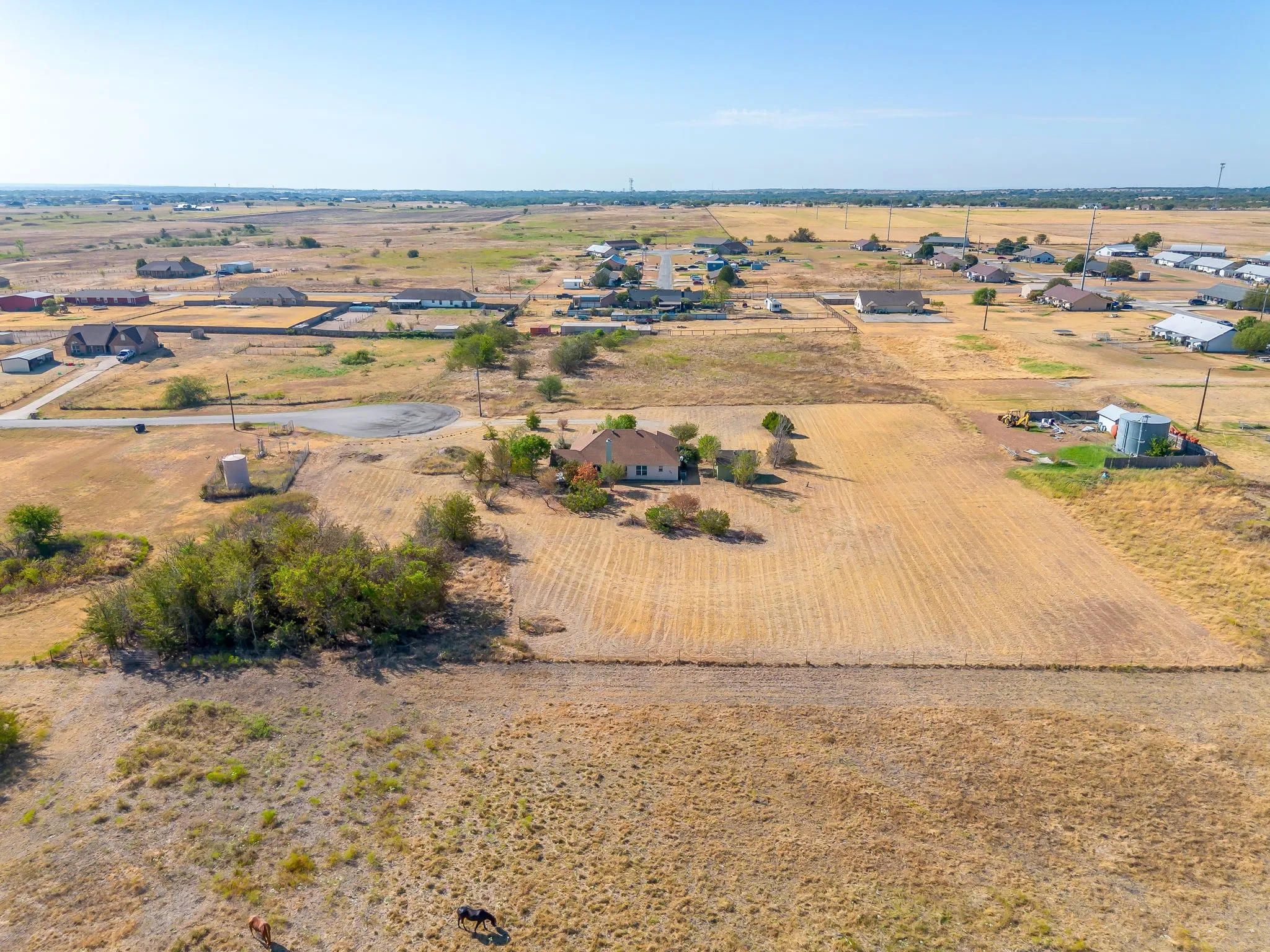 Single Family Residence For Sale in Parker County , 122 Blue Castle Court, Weatherford, Texas 76088, 3 Bedroom, 2 Bathroom, 2 Garage spaces, 1,417 Sqft, built in 2008, mls#21394407, Real Estate Agent in Weatherford, Homes For Sale in Parker county, Homes For Sale in Weatherford, Realtor in Weatherford Texas, Real Estate Brokerage Independent Realty Texas, Luminita Cordes Realtor