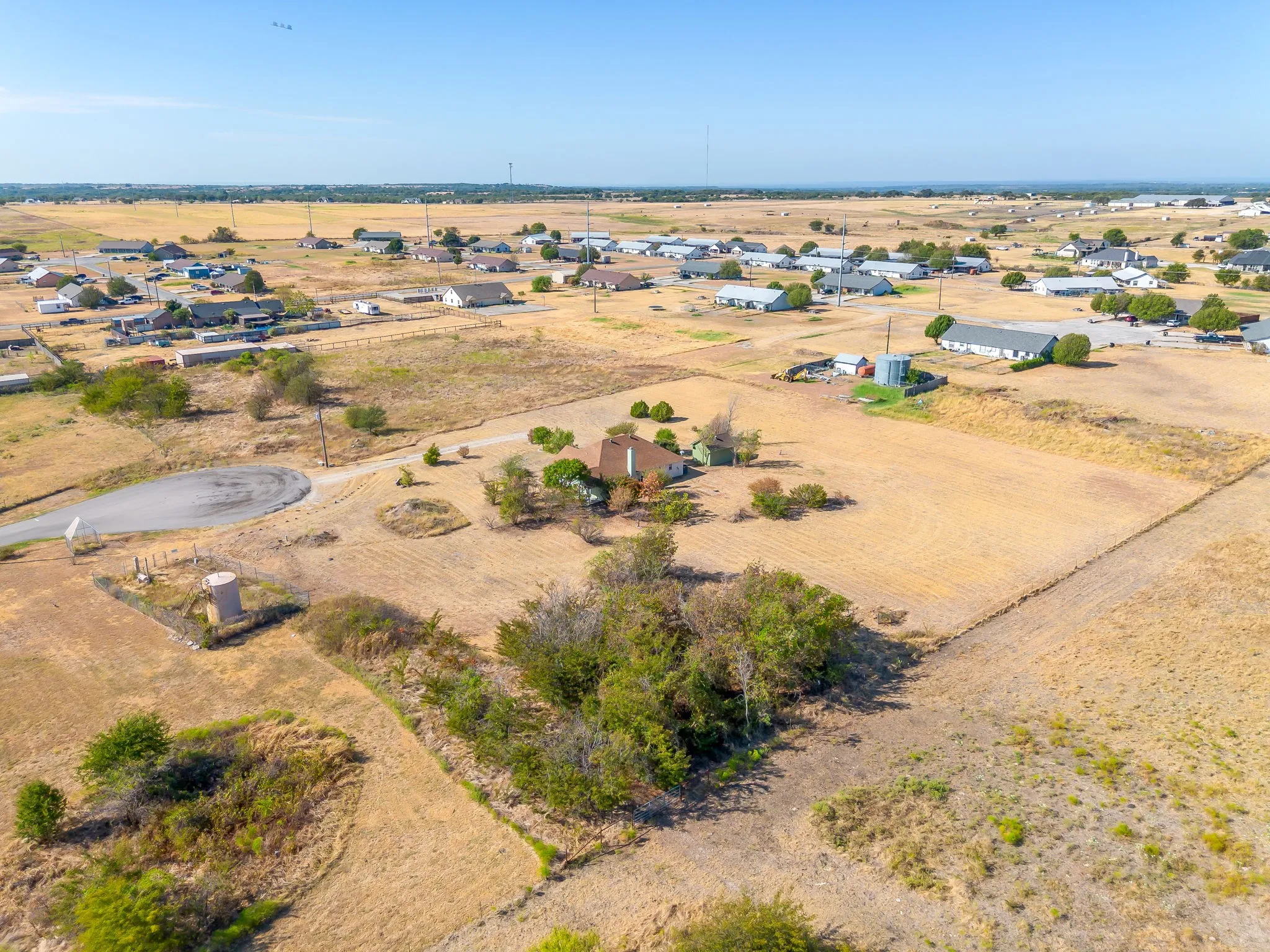 Single Family Residence For Sale in Parker County , 122 Blue Castle Court, Weatherford, Texas 76088, 3 Bedroom, 2 Bathroom, 2 Garage spaces, 1,417 Sqft, built in 2008, mls#21394407, Real Estate Agent in Weatherford, Homes For Sale in Parker county, Homes For Sale in Weatherford, Realtor in Weatherford Texas, Real Estate Brokerage Independent Realty Texas, Luminita Cordes Realtor