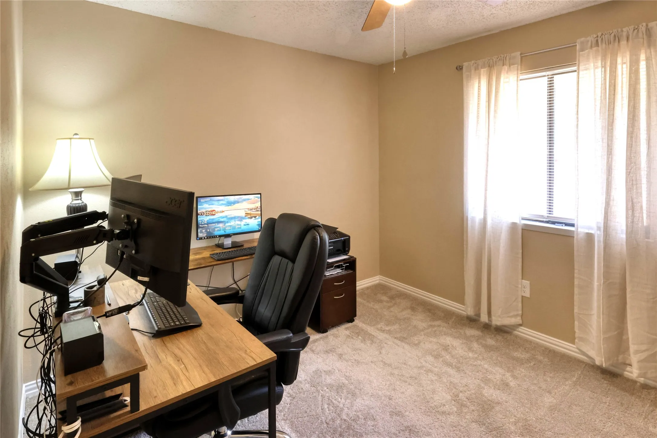 Single Family Residence For Sale in Tarrant County , 2813 Meandering Way, Bedford, Texas 76021, 4 Bedroom, 2 Bathroom, 2 Garage spaces, 2,043 Sqft, built in 1977, mls#21394625, Real Estate Agent in Bedford, Homes For Sale in Tarrant county, Homes For Sale in Bedford, Realtor in Bedford Texas, Real Estate Brokerage Independent Realty Texas, Luminita Cordes Realtor
