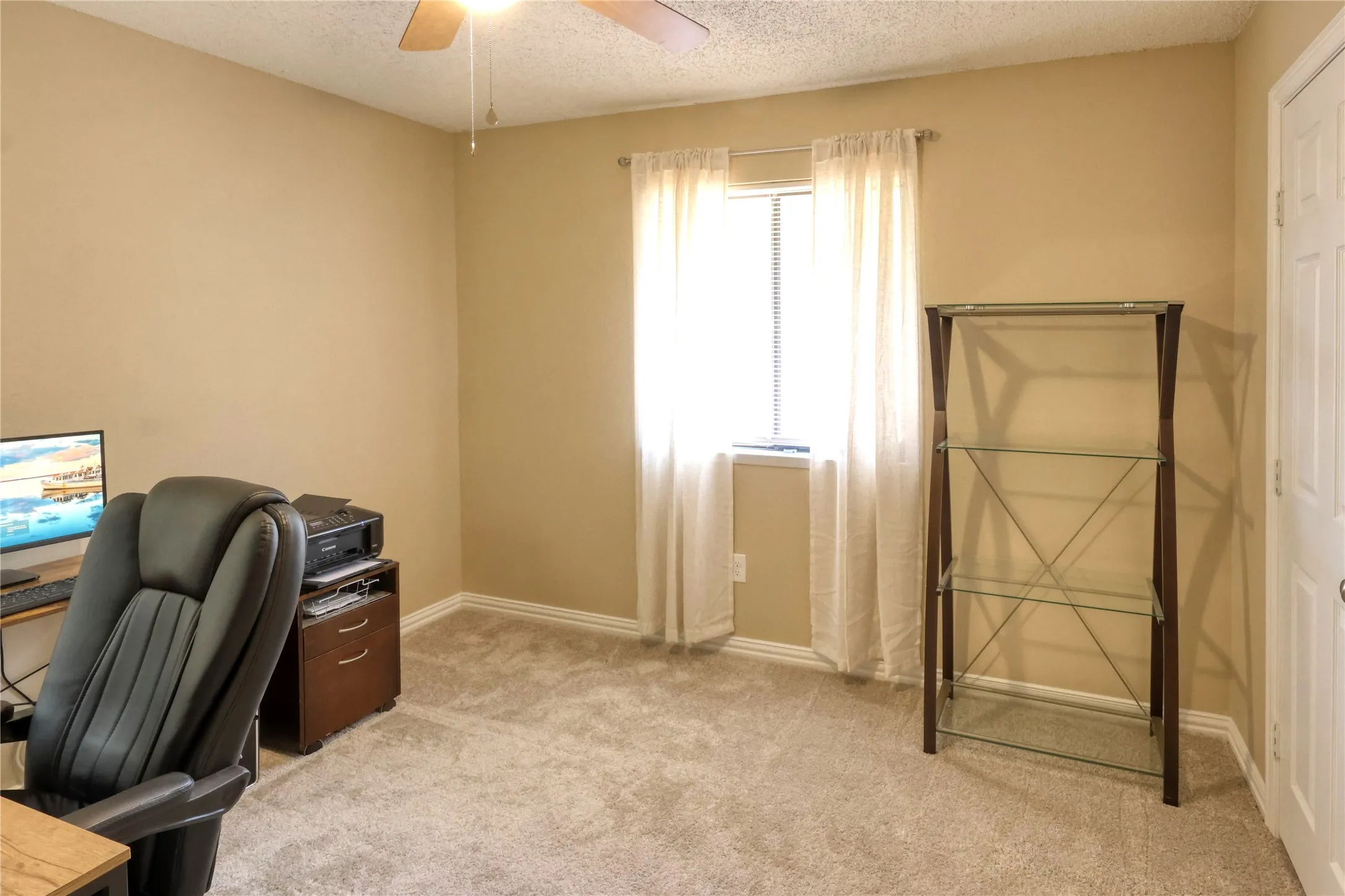 Single Family Residence For Sale in Tarrant County , 2813 Meandering Way, Bedford, Texas 76021, 4 Bedroom, 2 Bathroom, 2 Garage spaces, 2,043 Sqft, built in 1977, mls#21394625, Real Estate Agent in Bedford, Homes For Sale in Tarrant county, Homes For Sale in Bedford, Realtor in Bedford Texas, Real Estate Brokerage Independent Realty Texas, Luminita Cordes Realtor