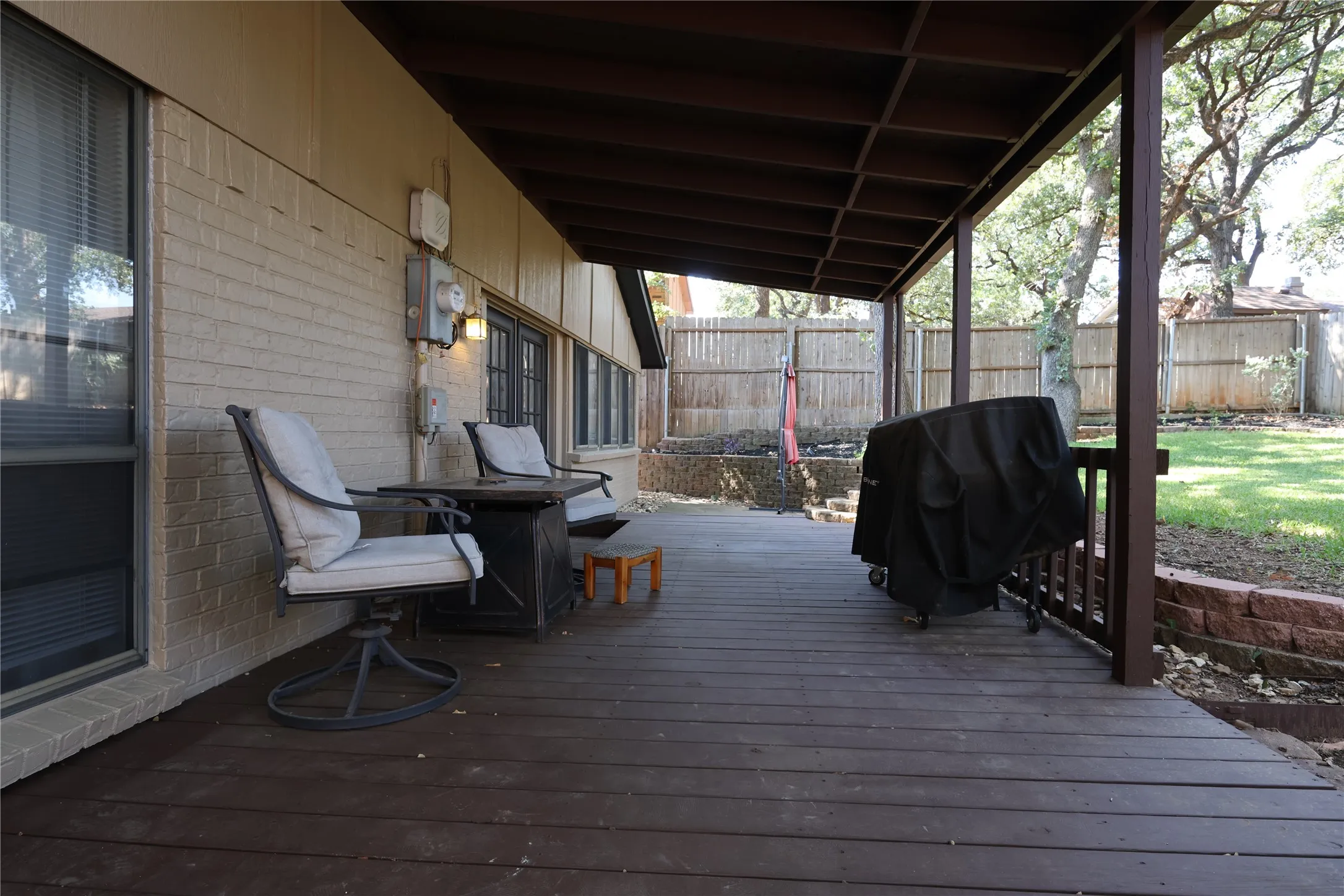 Single Family Residence For Sale in Tarrant County , 2813 Meandering Way, Bedford, Texas 76021, 4 Bedroom, 2 Bathroom, 2 Garage spaces, 2,043 Sqft, built in 1977, mls#21394625, Real Estate Agent in Bedford, Homes For Sale in Tarrant county, Homes For Sale in Bedford, Realtor in Bedford Texas, Real Estate Brokerage Independent Realty Texas, Luminita Cordes Realtor