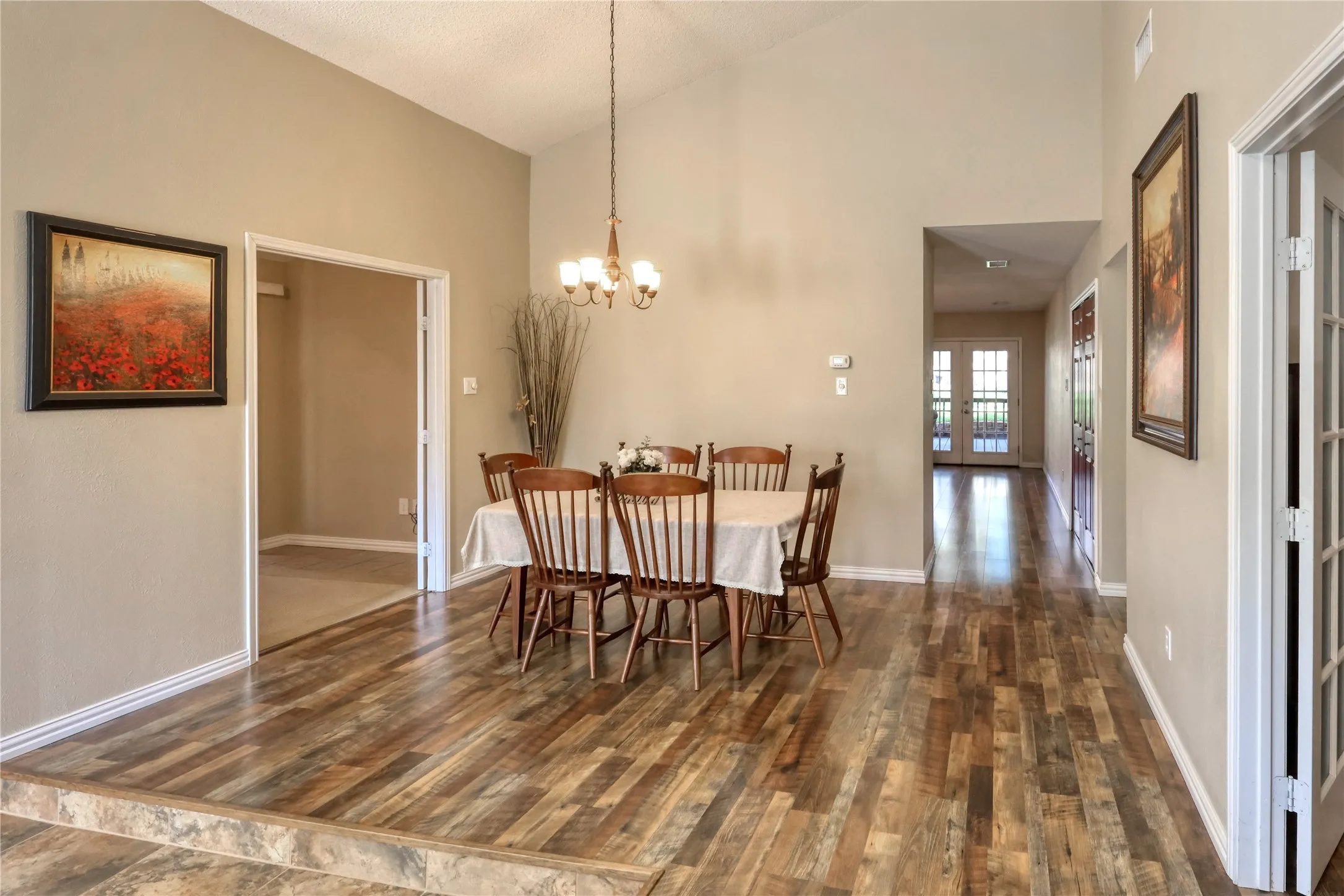 Single Family Residence For Sale in Tarrant County , 2813 Meandering Way, Bedford, Texas 76021, 4 Bedroom, 2 Bathroom, 2 Garage spaces, 2,043 Sqft, built in 1977, mls#21394625, Real Estate Agent in Bedford, Homes For Sale in Tarrant county, Homes For Sale in Bedford, Realtor in Bedford Texas, Real Estate Brokerage Independent Realty Texas, Luminita Cordes Realtor