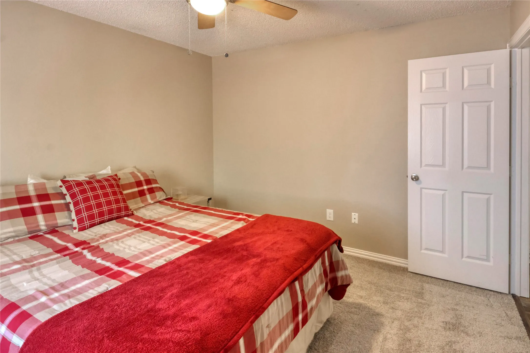 Single Family Residence For Sale in Tarrant County , 2813 Meandering Way, Bedford, Texas 76021, 4 Bedroom, 2 Bathroom, 2 Garage spaces, 2,043 Sqft, built in 1977, mls#21394625, Real Estate Agent in Bedford, Homes For Sale in Tarrant county, Homes For Sale in Bedford, Realtor in Bedford Texas, Real Estate Brokerage Independent Realty Texas, Luminita Cordes Realtor