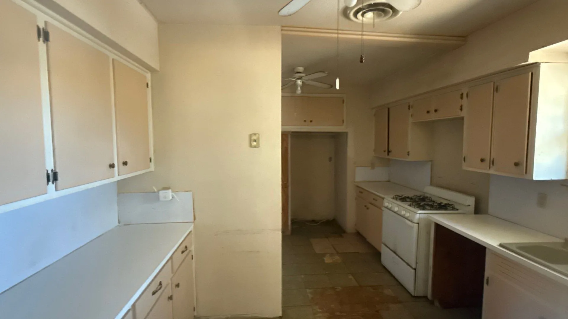 Single Family Residence For Sale in Wise County , 701 N Newark Street, Decatur, Texas 76234, 3 Bedroom, 1 Bathroom, Garage spaces, 1,396 Sqft, built in 1955, mls#21392343, Real Estate Agent in Decatur, Homes For Sale in Wise county, Homes For Sale in Decatur, Realtor in Decatur Texas, Real Estate Brokerage Independent Realty Texas, Luminita Cordes Realtor