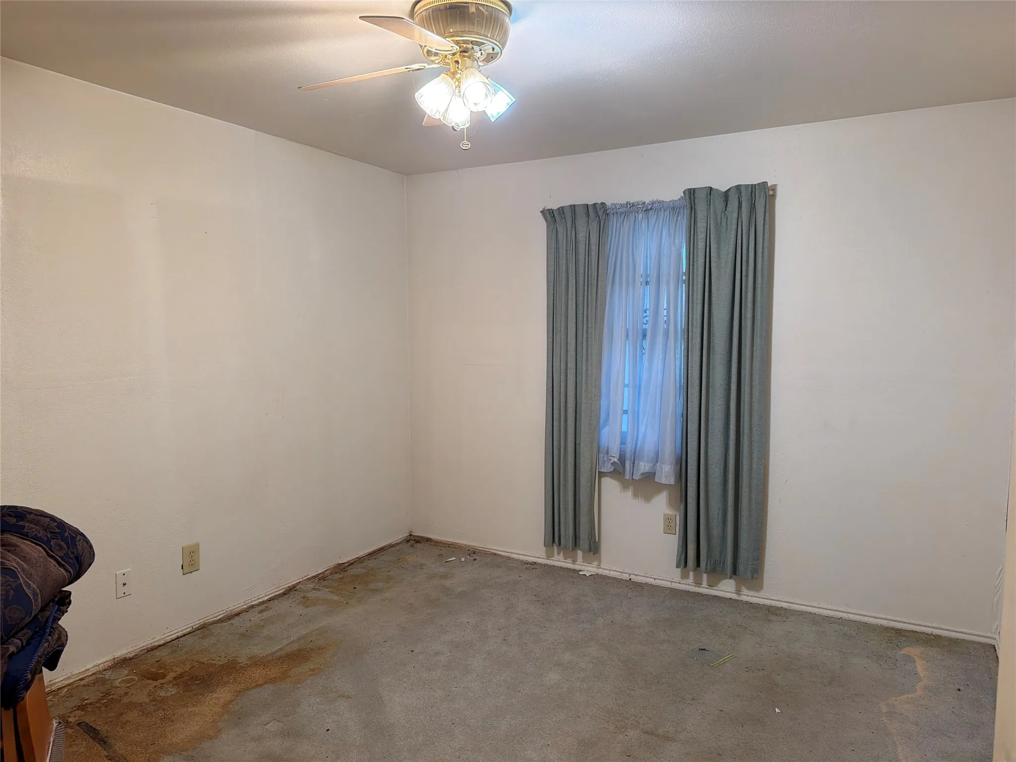 Single Family Residence For Sale in Harris County , 7603 Cabot Street, Houston, Texas 77016, 4 Bedroom, 2 Bathroom, 2 Garage spaces, 1,601 Sqft, built in 1960, mls#21394636, Real Estate Agent in Houston, Homes For Sale in Harris county, Homes For Sale in Houston, Realtor in Houston Texas, Real Estate Brokerage Independent Realty Texas, Luminita Cordes Realtor