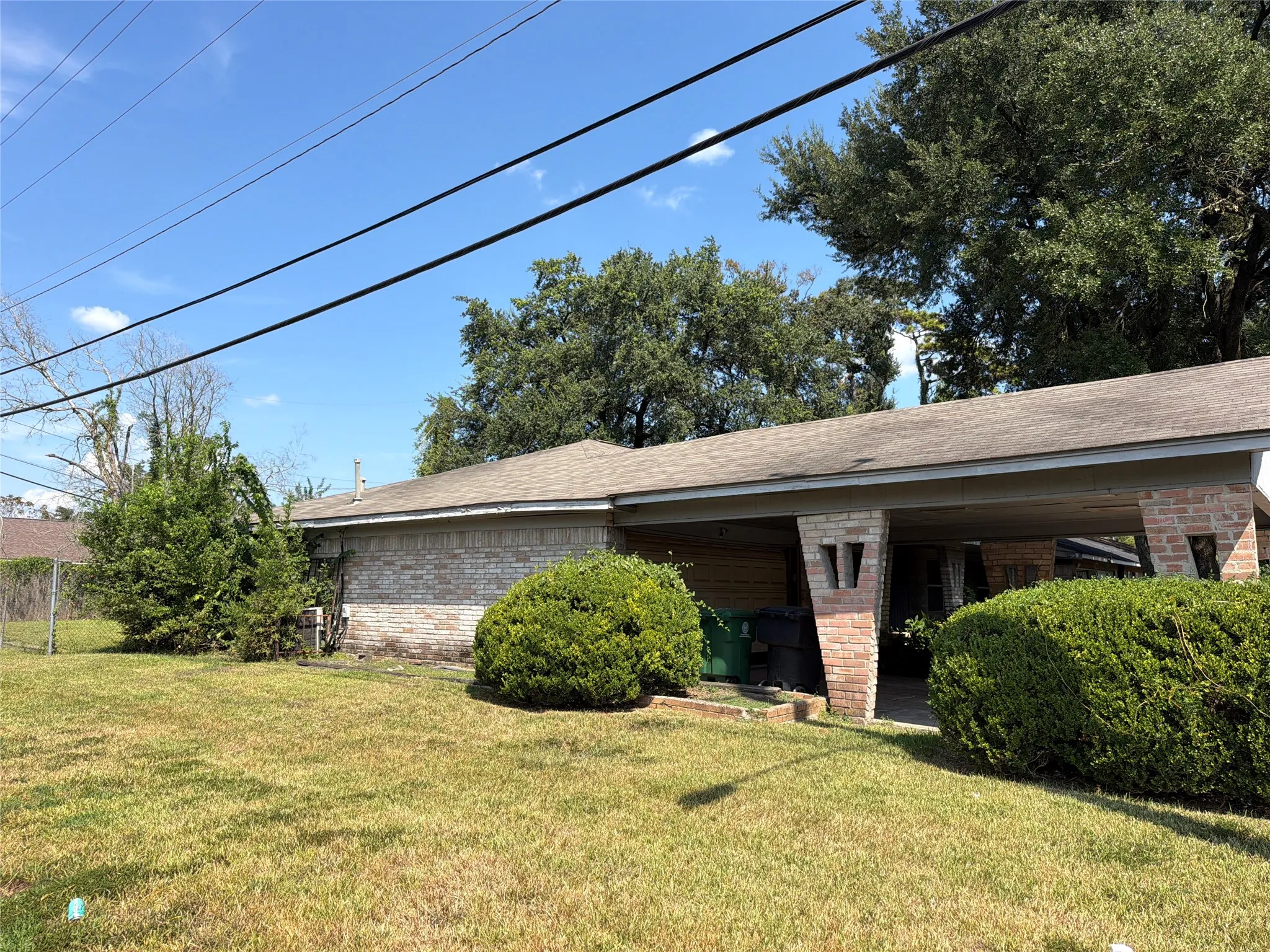 Single Family Residence For Sale in Harris County , 7603 Cabot Street, Houston, Texas 77016, 4 Bedroom, 2 Bathroom, 2 Garage spaces, 1,601 Sqft, built in 1960, mls#21394636, Real Estate Agent in Houston, Homes For Sale in Harris county, Homes For Sale in Houston, Realtor in Houston Texas, Real Estate Brokerage Independent Realty Texas, Luminita Cordes Realtor