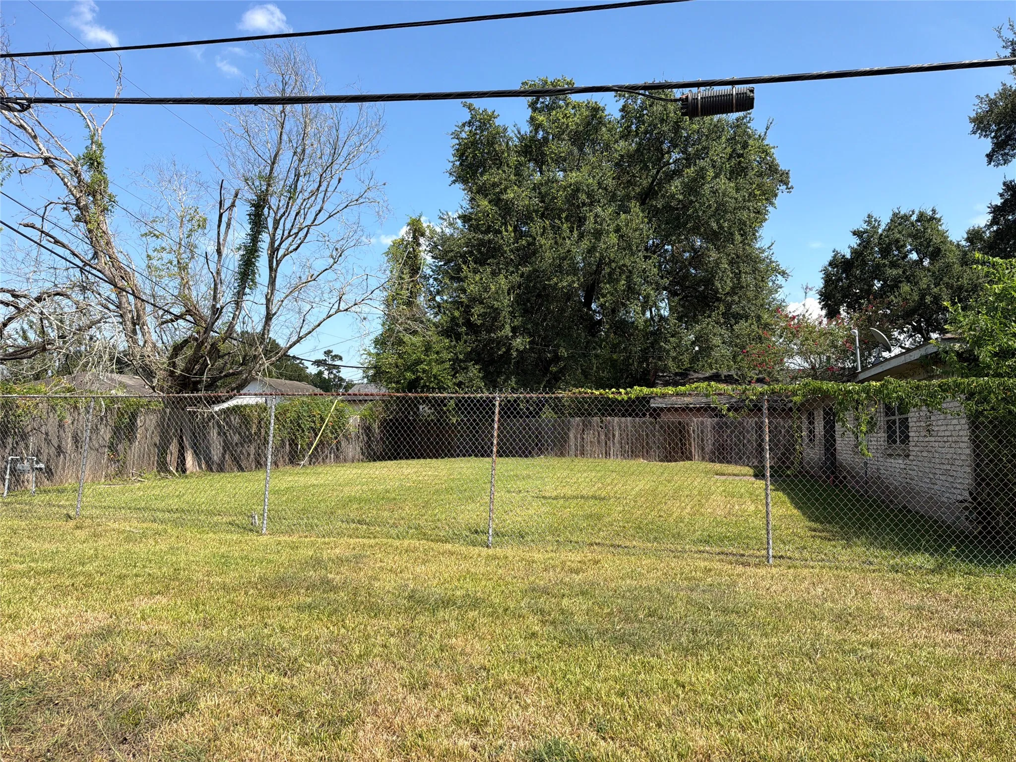 Single Family Residence For Sale in Harris County , 7603 Cabot Street, Houston, Texas 77016, 4 Bedroom, 2 Bathroom, 2 Garage spaces, 1,601 Sqft, built in 1960, mls#21394636, Real Estate Agent in Houston, Homes For Sale in Harris county, Homes For Sale in Houston, Realtor in Houston Texas, Real Estate Brokerage Independent Realty Texas, Luminita Cordes Realtor