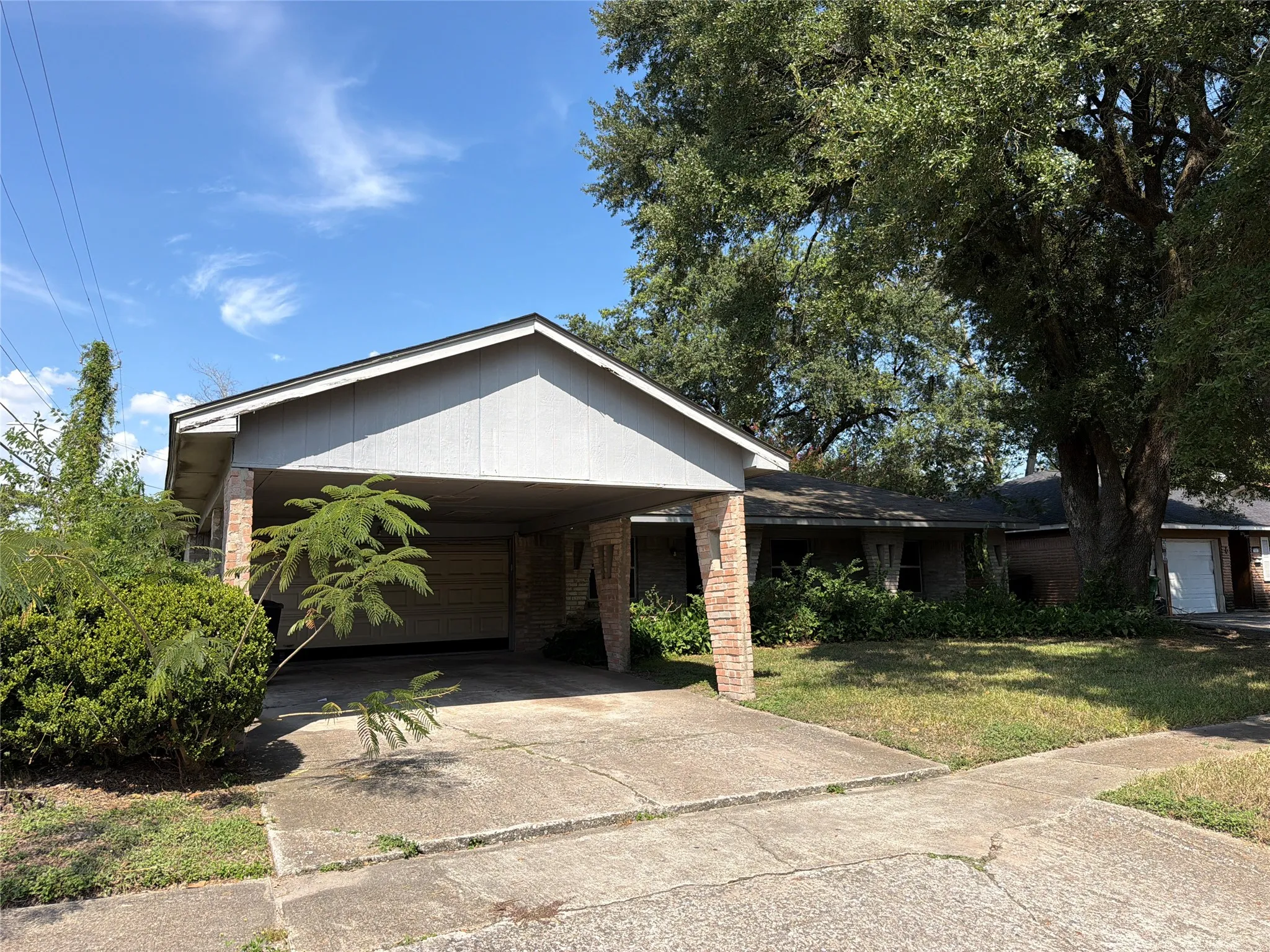 Single Family Residence For Sale in Harris County , 7603 Cabot Street, Houston, Texas 77016, 4 Bedroom, 2 Bathroom, 2 Garage spaces, 1,601 Sqft, built in 1960, mls#21394636, Real Estate Agent in Houston, Homes For Sale in Harris county, Homes For Sale in Houston, Realtor in Houston Texas, Real Estate Brokerage Independent Realty Texas, Luminita Cordes Realtor