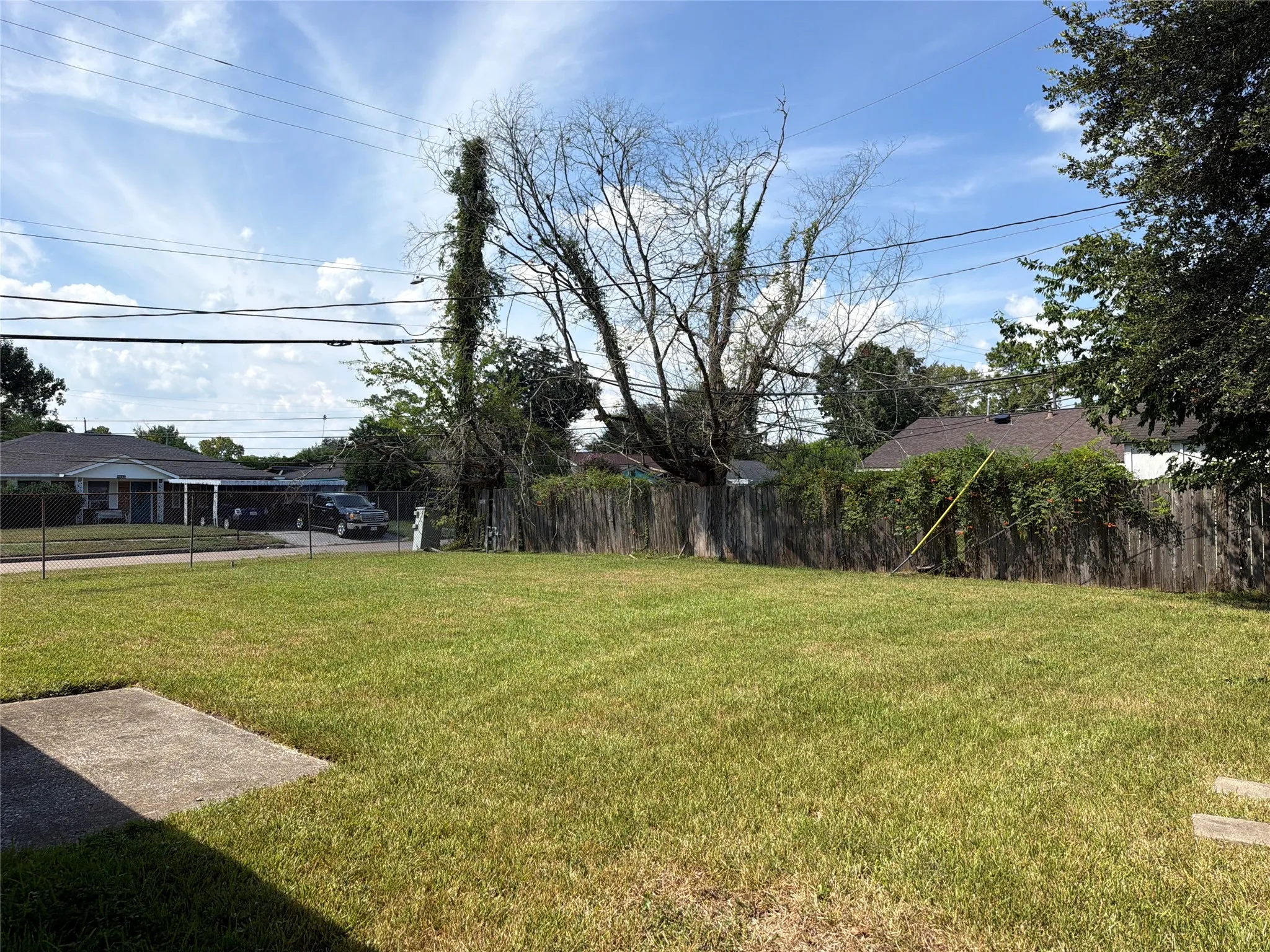Single Family Residence For Sale in Harris County , 7603 Cabot Street, Houston, Texas 77016, 4 Bedroom, 2 Bathroom, 2 Garage spaces, 1,601 Sqft, built in 1960, mls#21394636, Real Estate Agent in Houston, Homes For Sale in Harris county, Homes For Sale in Houston, Realtor in Houston Texas, Real Estate Brokerage Independent Realty Texas, Luminita Cordes Realtor