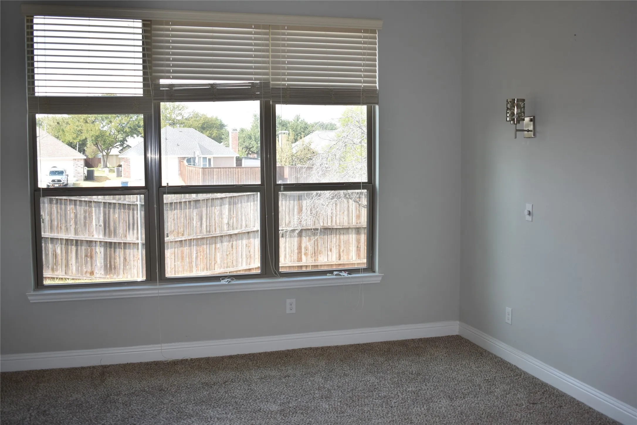 Single Family Residence For Sale in Denton County , 1009 Olivia Drive, Lewisville, Texas 75067, 3 Bedroom, 3 Bathroom, 2 Garage spaces, 2,252 Sqft, built in 2016, mls#21394638, Real Estate Agent in Lewisville, Homes For Sale in Denton county, Homes For Sale in Lewisville, Realtor in Lewisville Texas, Real Estate Brokerage Independent Realty Texas, Luminita Cordes Realtor