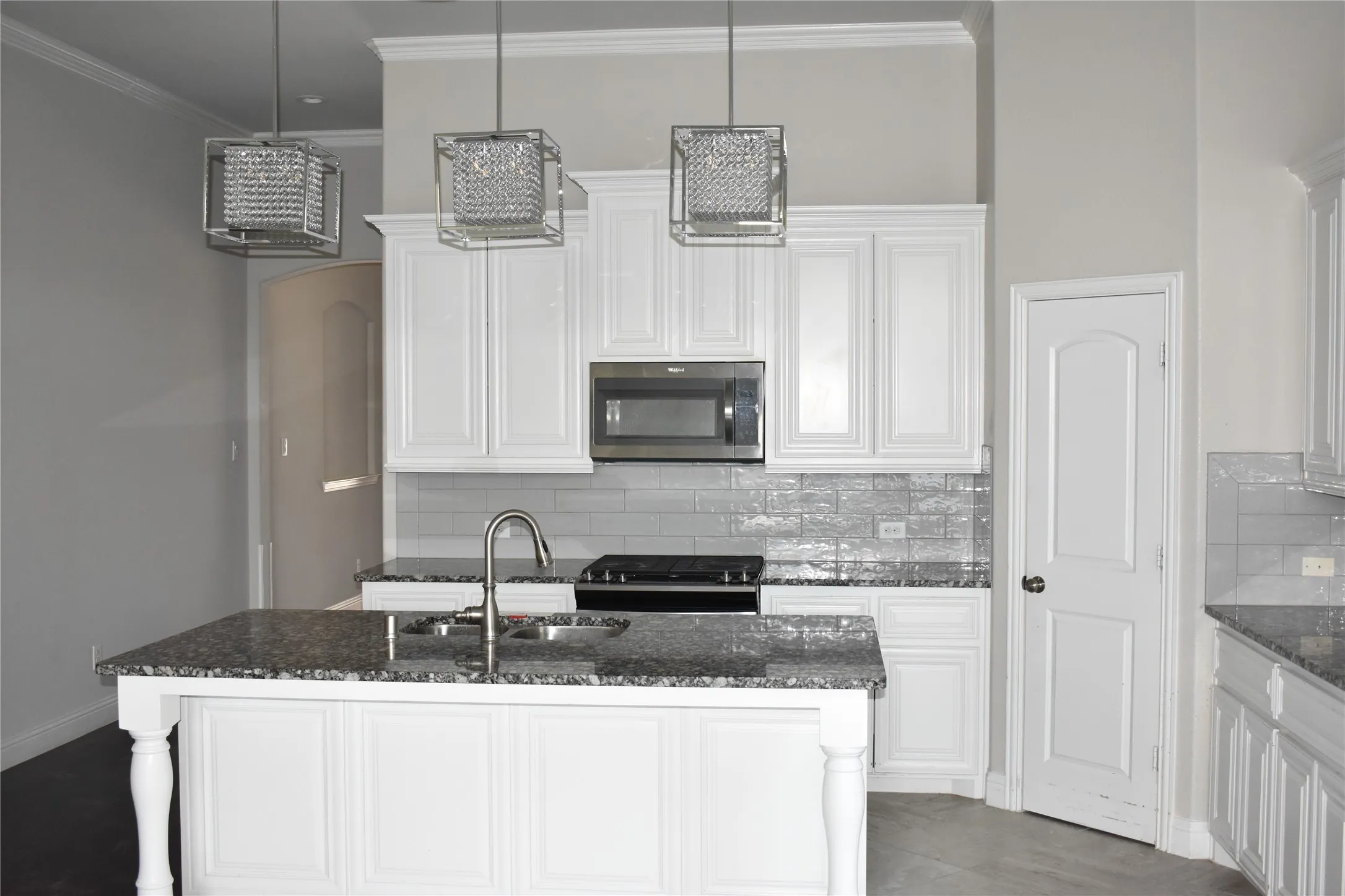 Single Family Residence For Sale in Denton County , 1009 Olivia Drive, Lewisville, Texas 75067, 3 Bedroom, 3 Bathroom, 2 Garage spaces, 2,252 Sqft, built in 2016, mls#21394638, Real Estate Agent in Lewisville, Homes For Sale in Denton county, Homes For Sale in Lewisville, Realtor in Lewisville Texas, Real Estate Brokerage Independent Realty Texas, Luminita Cordes Realtor