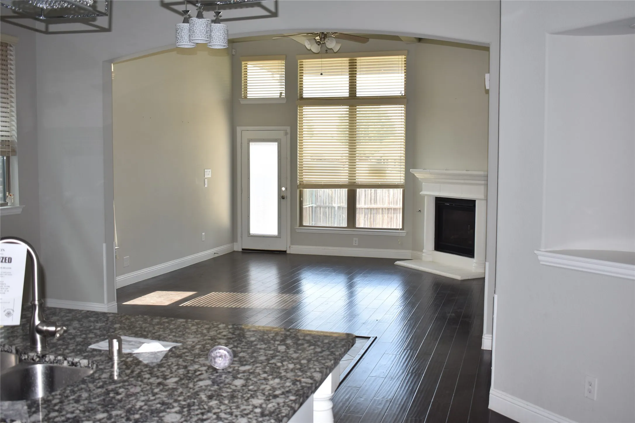 Single Family Residence For Sale in Denton County , 1009 Olivia Drive, Lewisville, Texas 75067, 3 Bedroom, 3 Bathroom, 2 Garage spaces, 2,252 Sqft, built in 2016, mls#21394638, Real Estate Agent in Lewisville, Homes For Sale in Denton county, Homes For Sale in Lewisville, Realtor in Lewisville Texas, Real Estate Brokerage Independent Realty Texas, Luminita Cordes Realtor