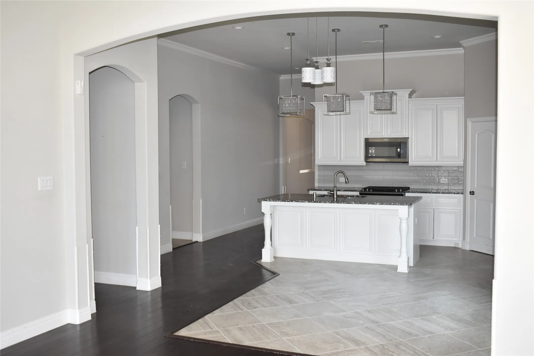 Single Family Residence For Sale in Denton County , 1009 Olivia Drive, Lewisville, Texas 75067, 3 Bedroom, 3 Bathroom, 2 Garage spaces, 2,252 Sqft, built in 2016, mls#21394638, Real Estate Agent in Lewisville, Homes For Sale in Denton county, Homes For Sale in Lewisville, Realtor in Lewisville Texas, Real Estate Brokerage Independent Realty Texas, Luminita Cordes Realtor